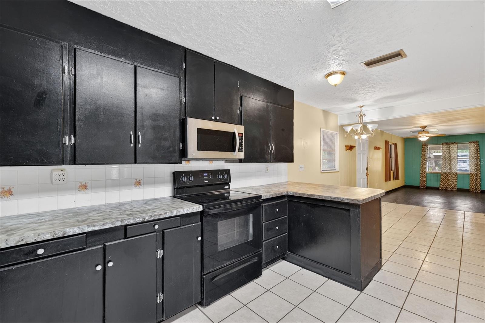 FOREST HILLS - Residential