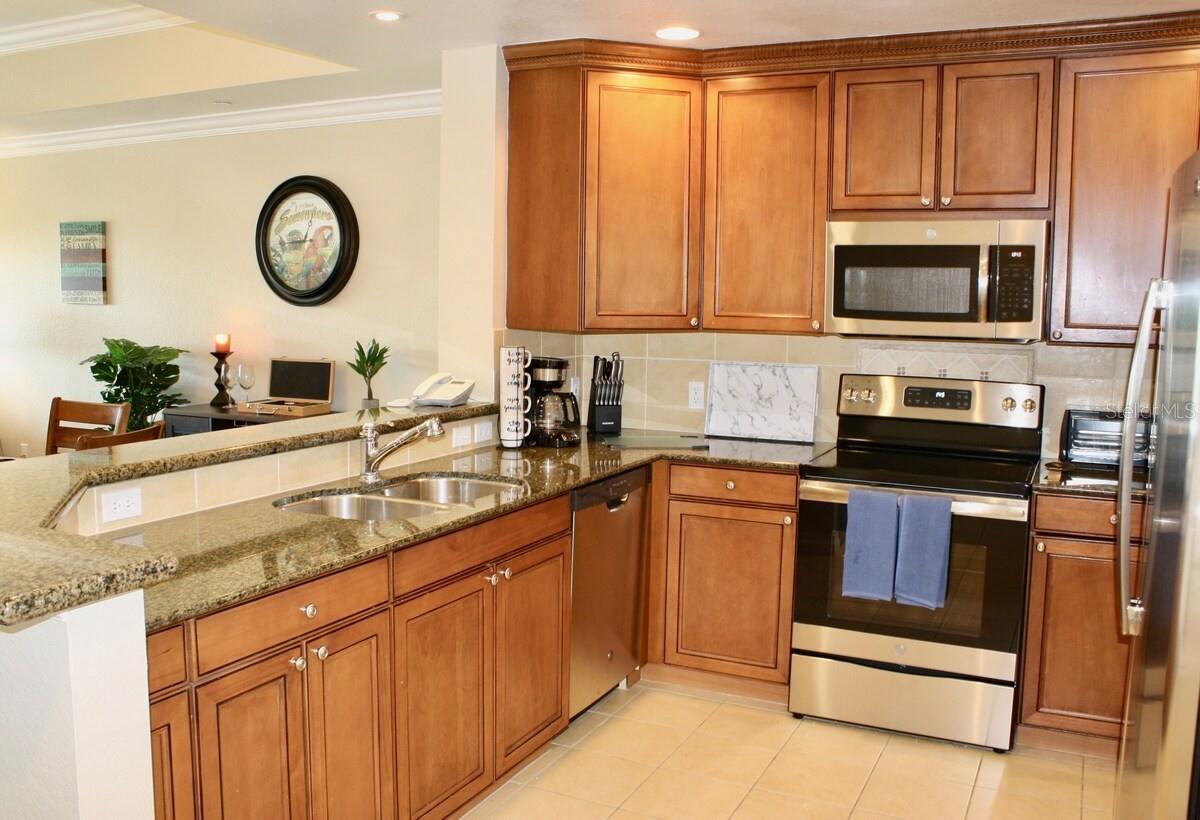 VILLAS AT REUNION SQUARE P1 CONDO - Residential