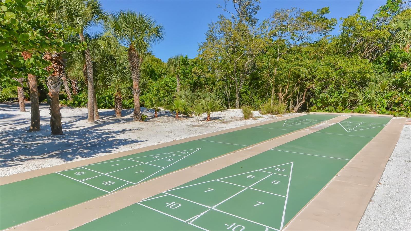 WHISPERING SANDS - Residential