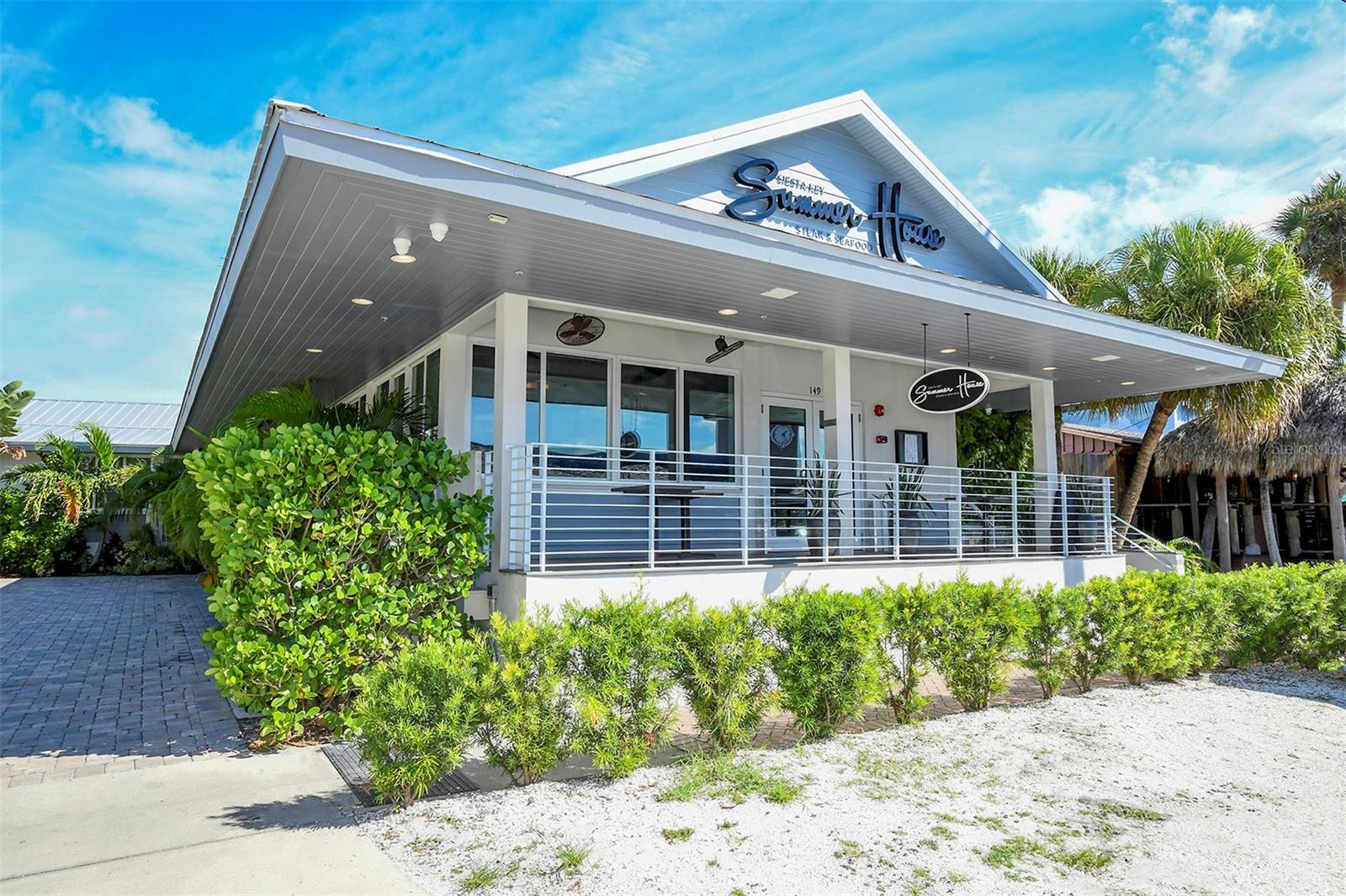 WHISPERING SANDS - Residential