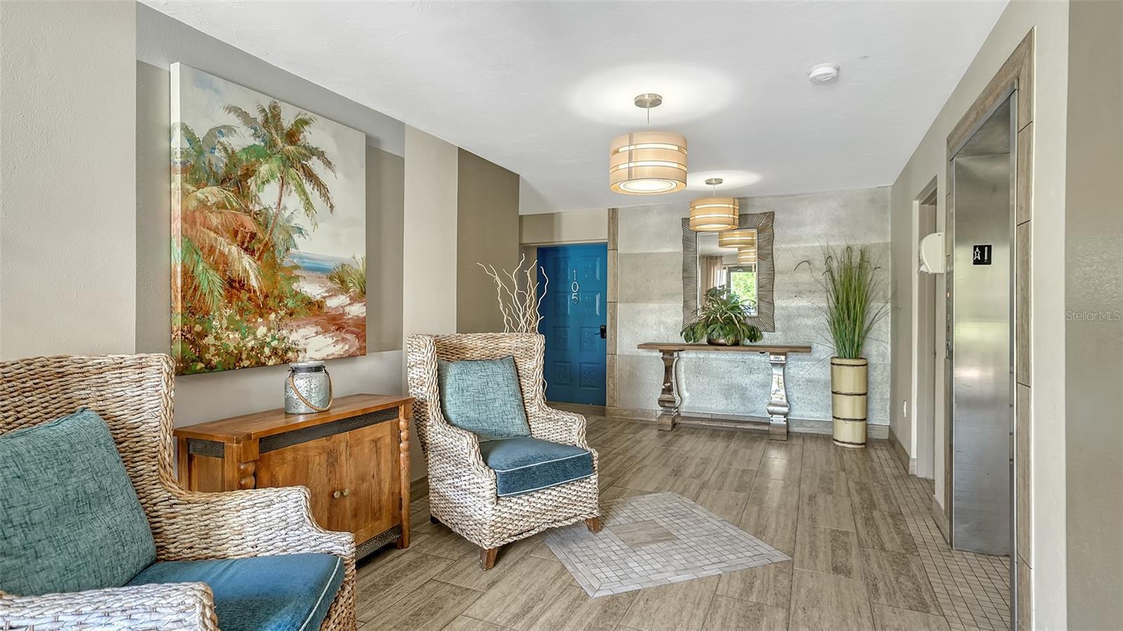 WHISPERING SANDS - Residential