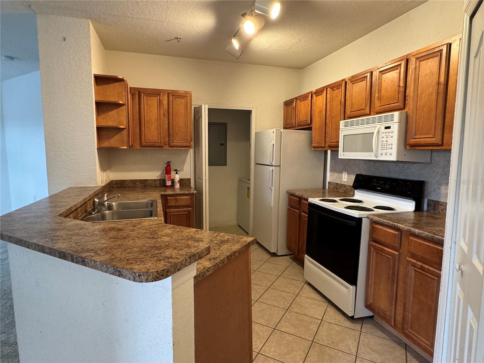 SERENATA CONDO - Residential