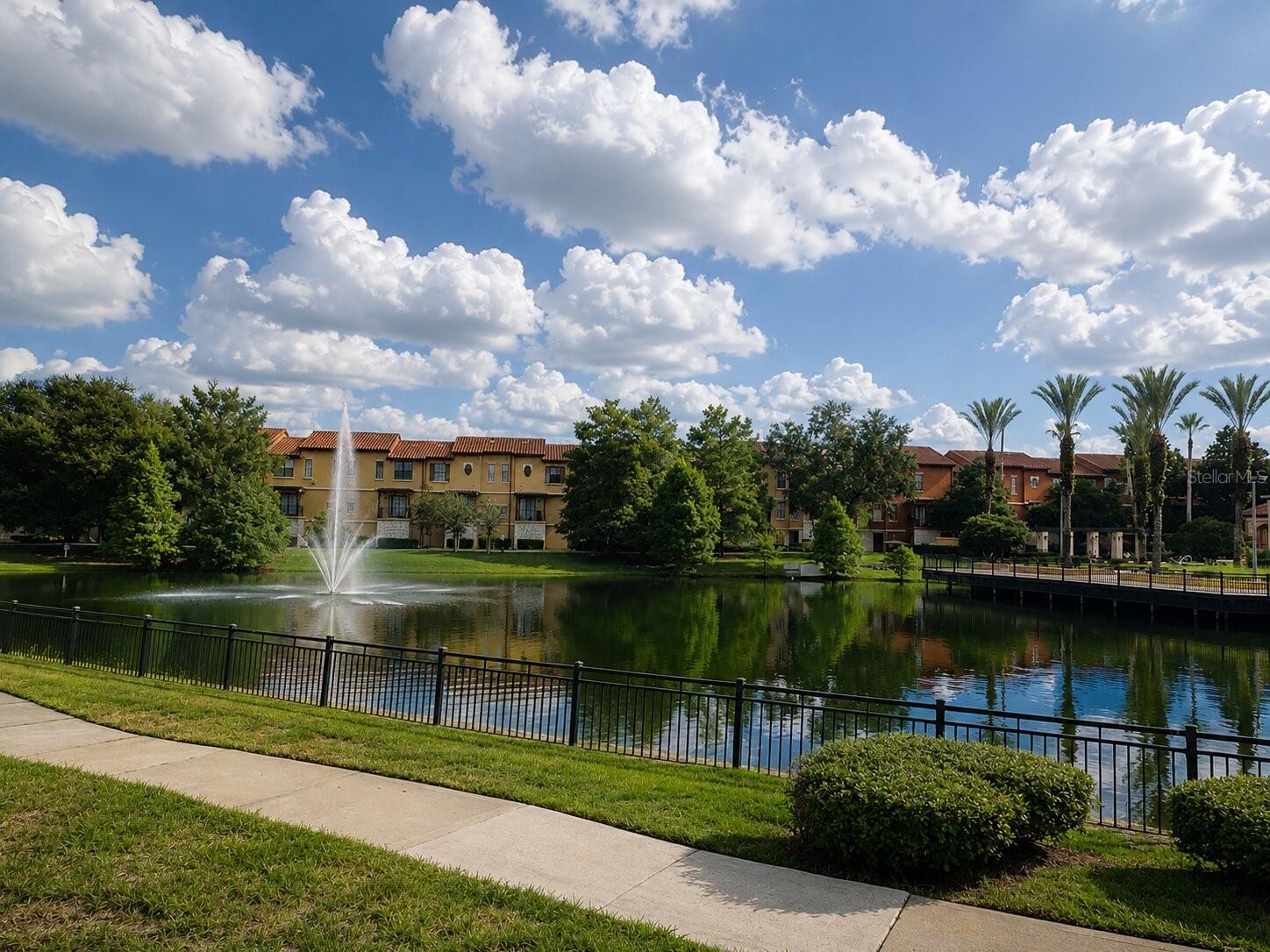 SERENATA CONDO - Residential