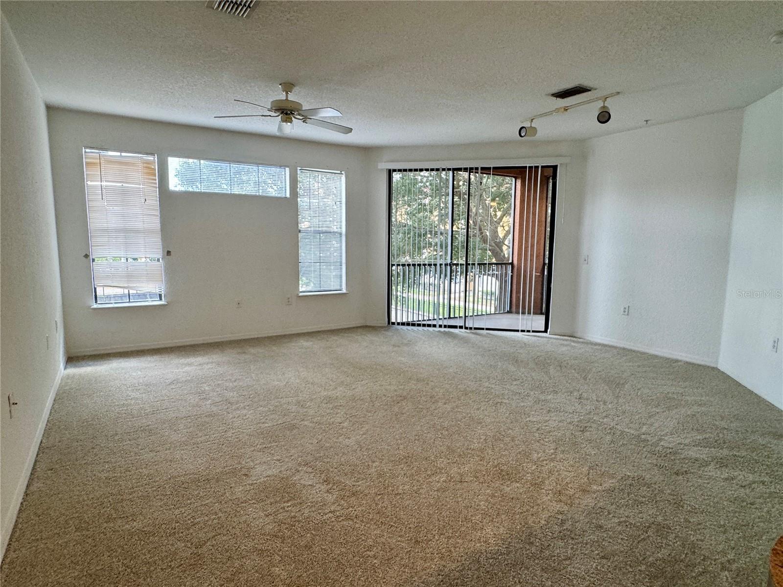 SERENATA CONDO - Residential