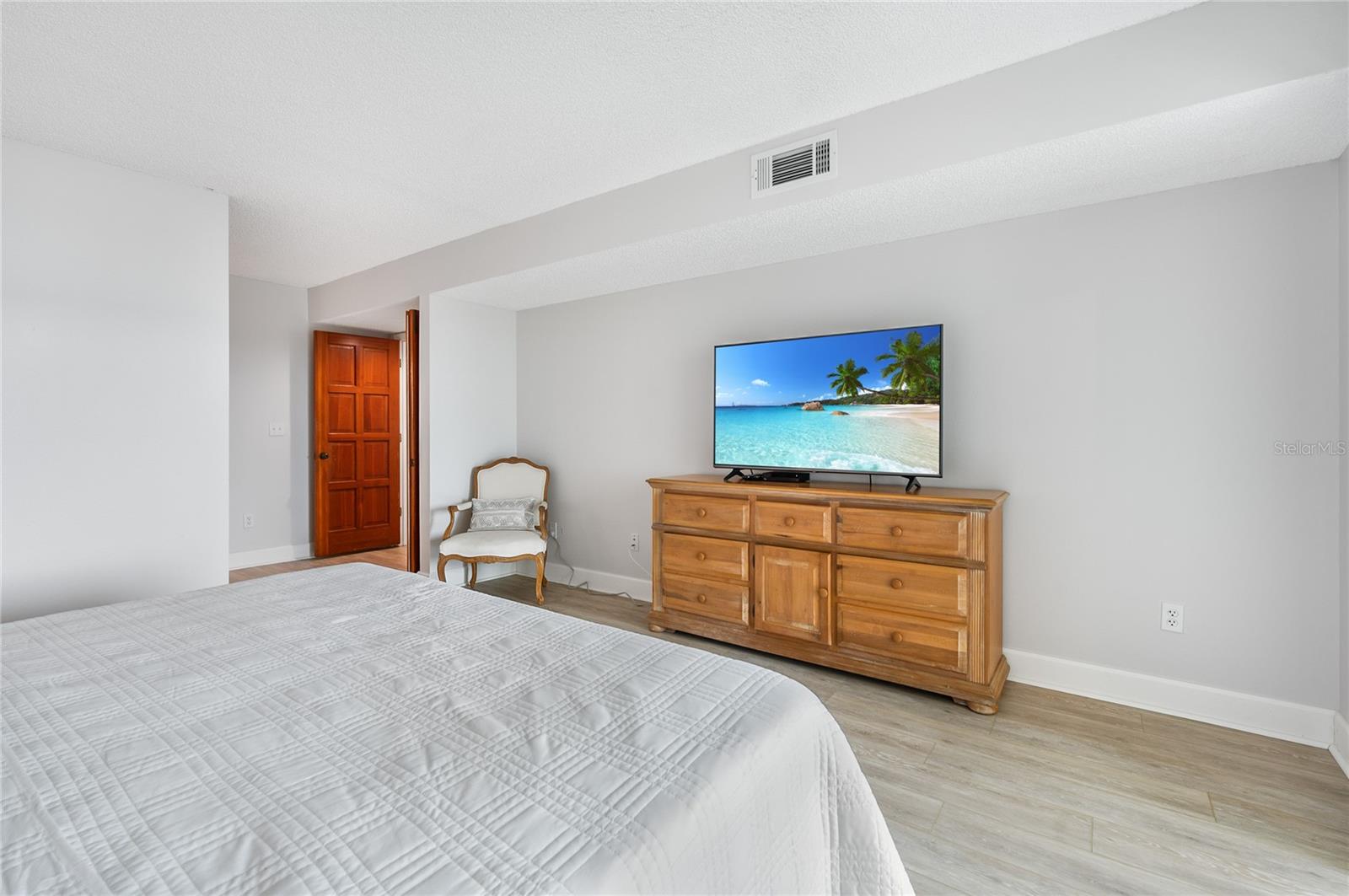 SUMMER SANDS - Residential