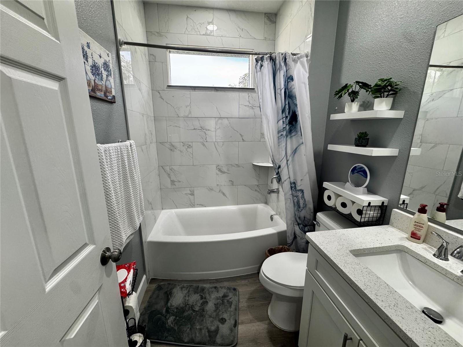 SHADEMOORE ACRES FIRST ADD - Residential