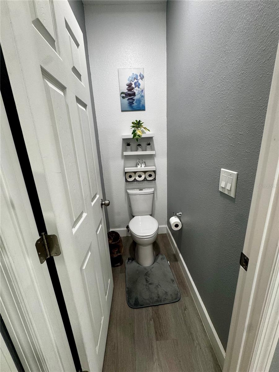 SHADEMOORE ACRES FIRST ADD - Residential