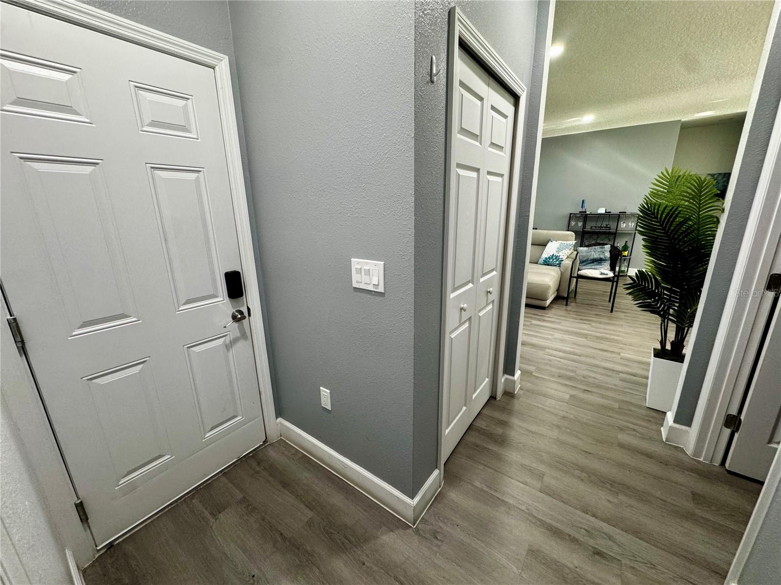SHADEMOORE ACRES FIRST ADD - Residential