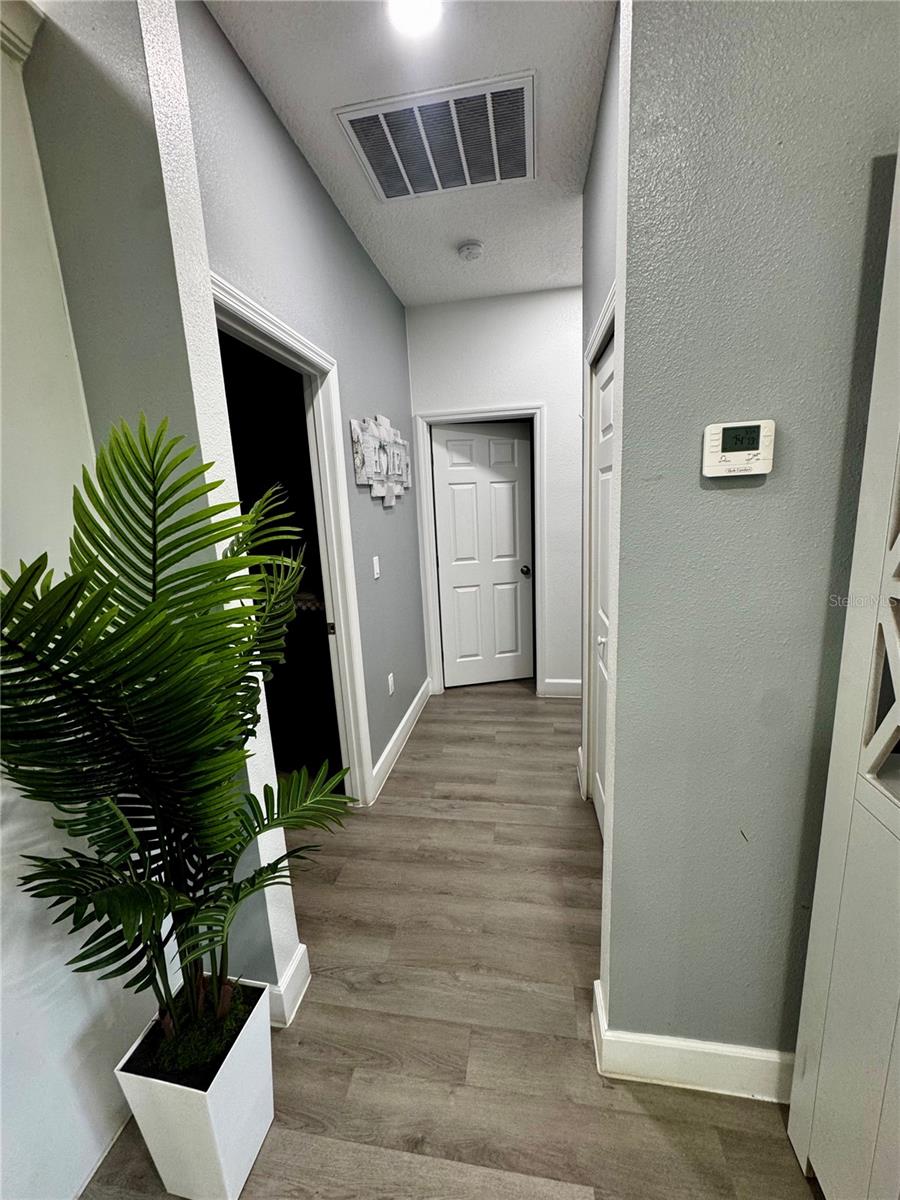 SHADEMOORE ACRES FIRST ADD - Residential