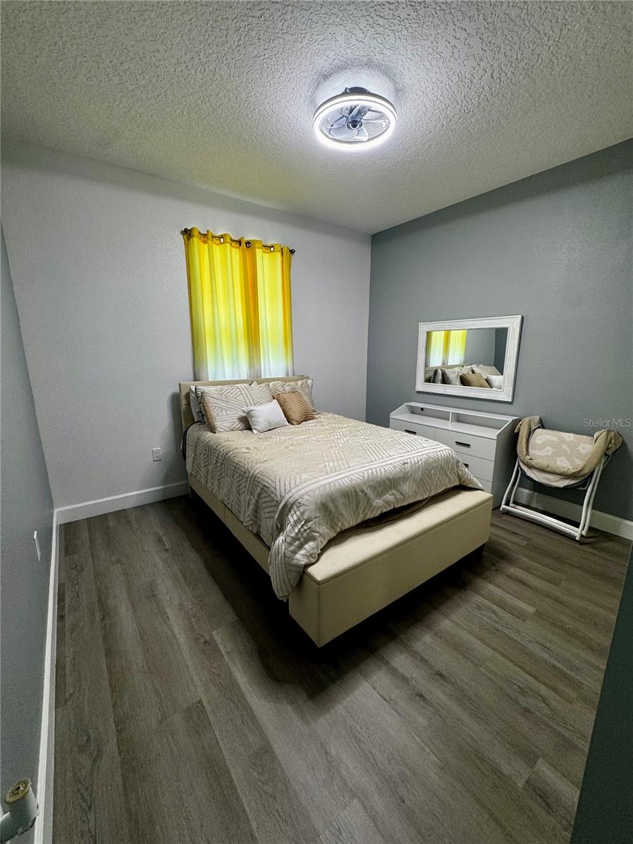SHADEMOORE ACRES FIRST ADD - Residential