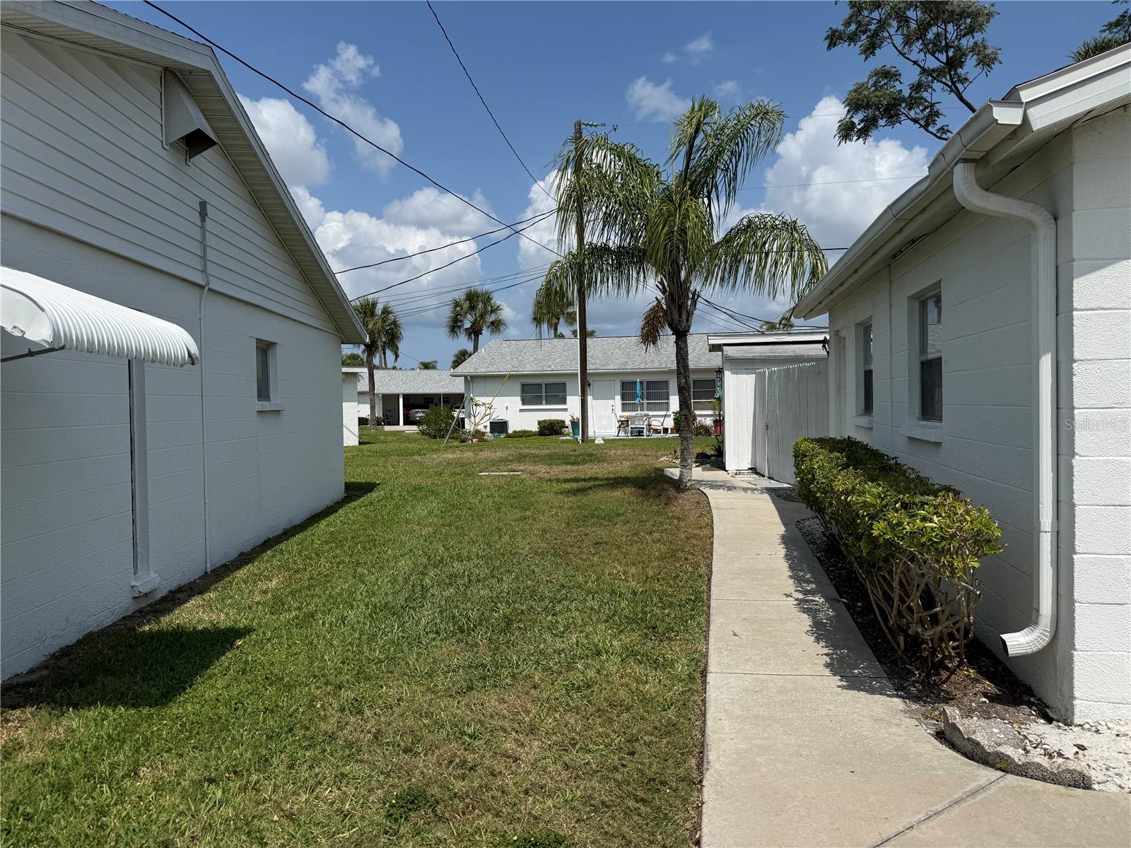 PARKWAY VILLAS - Residential