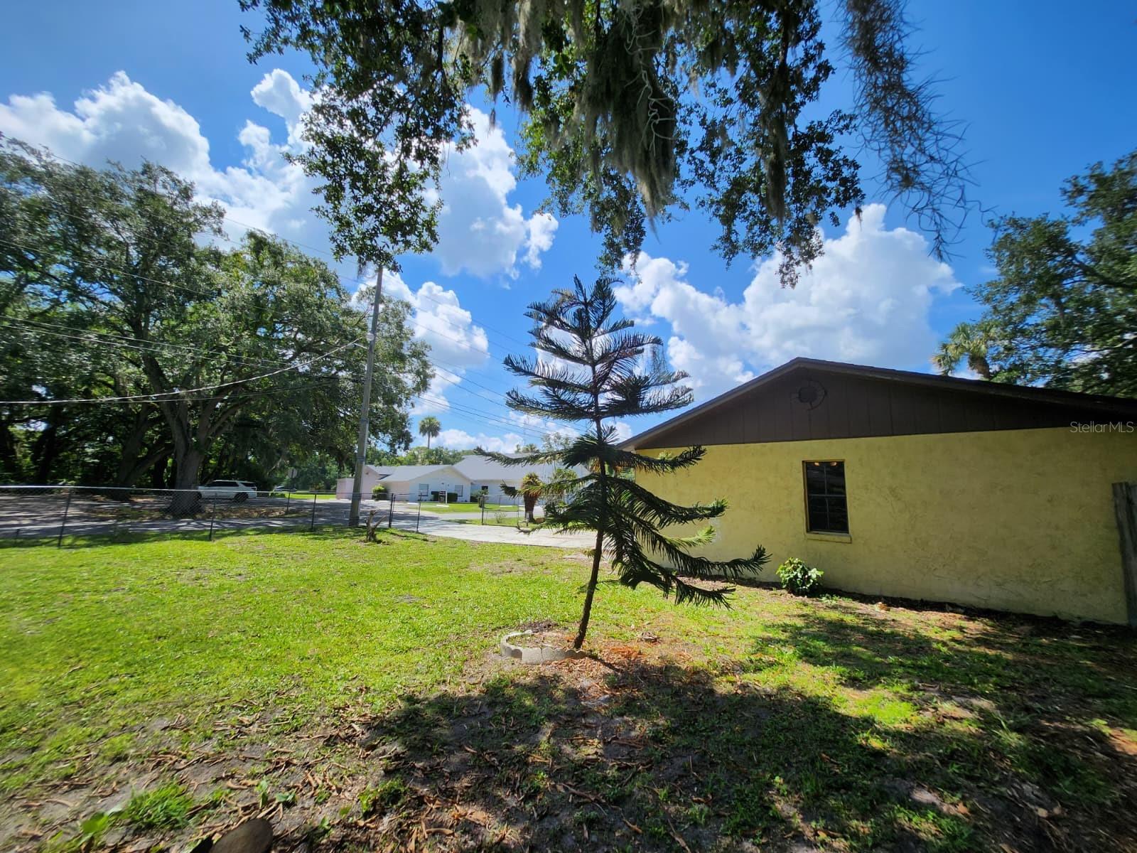LOCKHARTS SUB - Residential