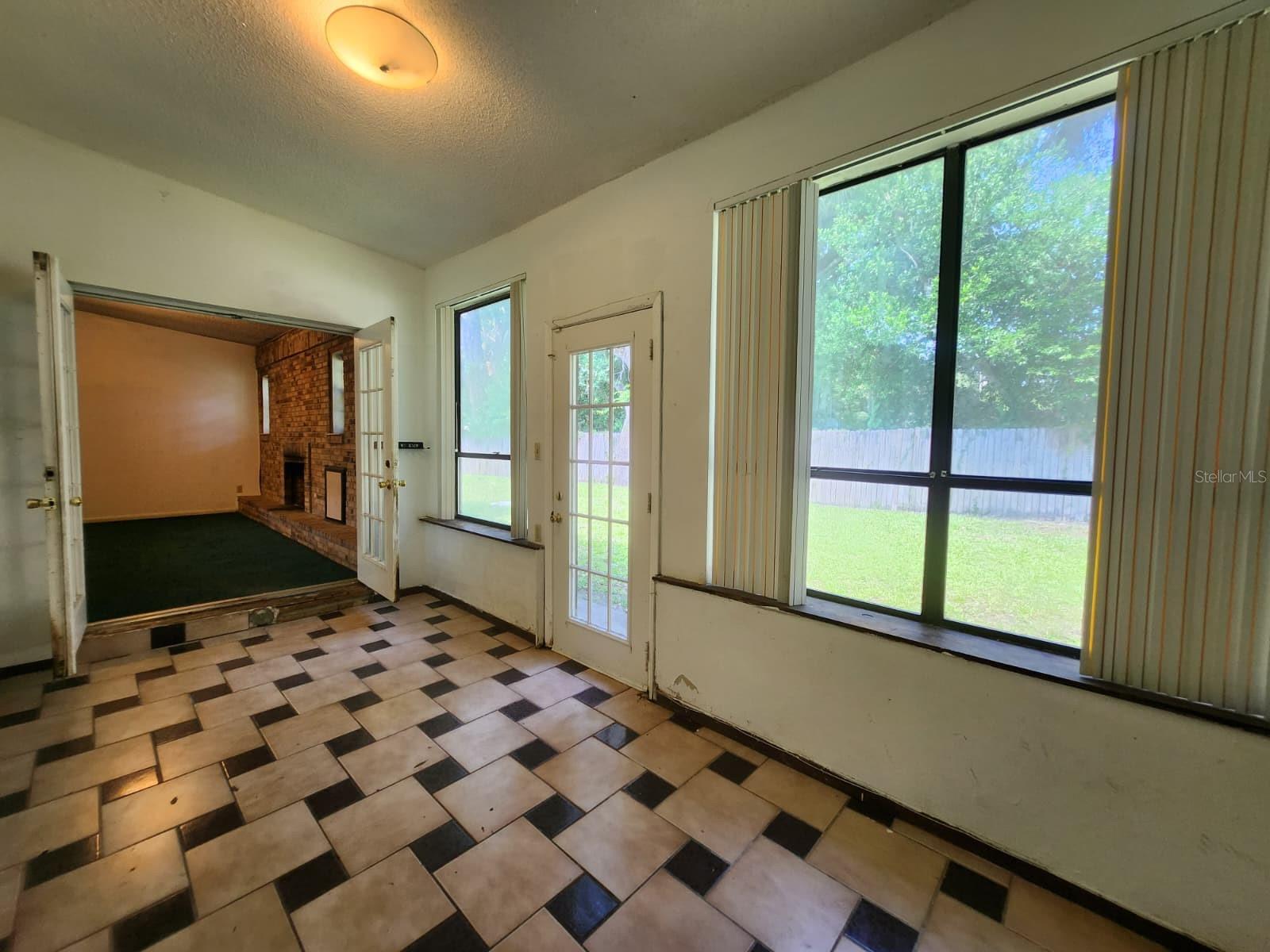LOCKHARTS SUB - Residential