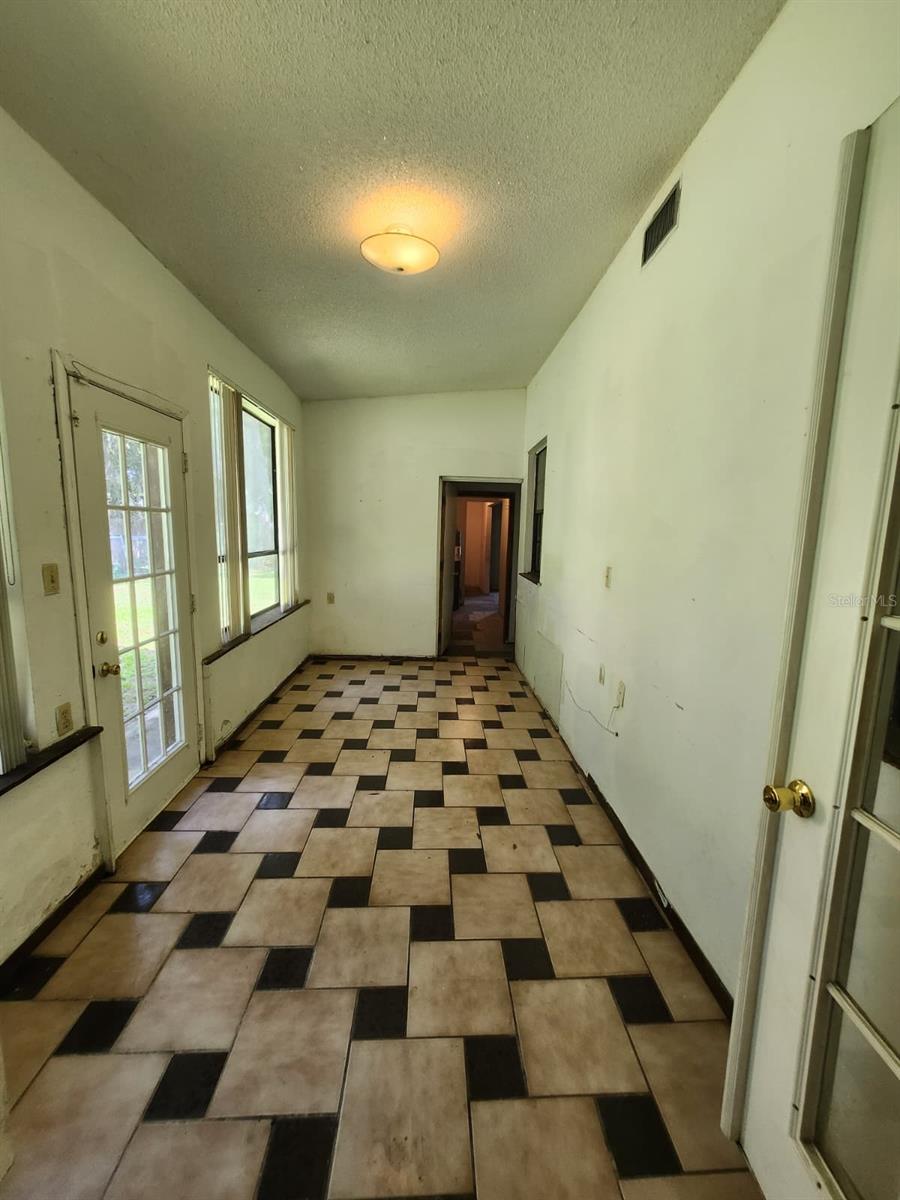 LOCKHARTS SUB - Residential