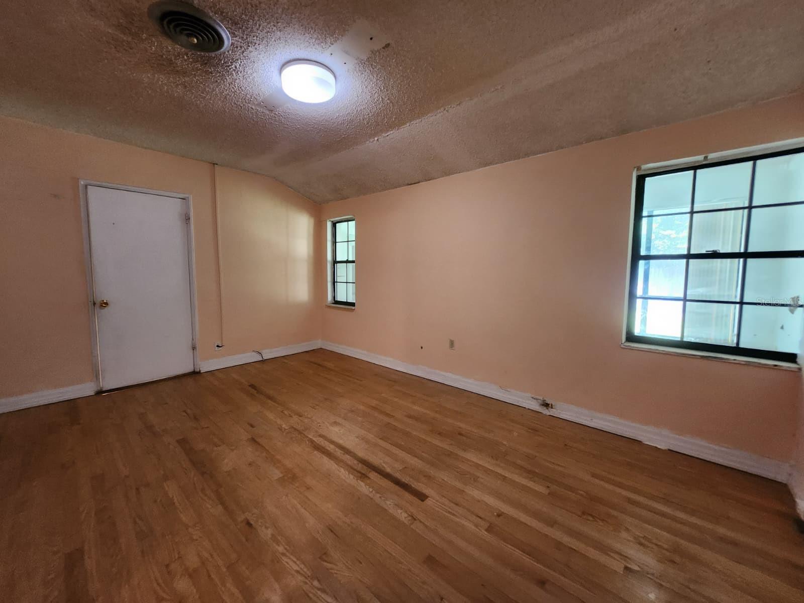 LOCKHARTS SUB - Residential