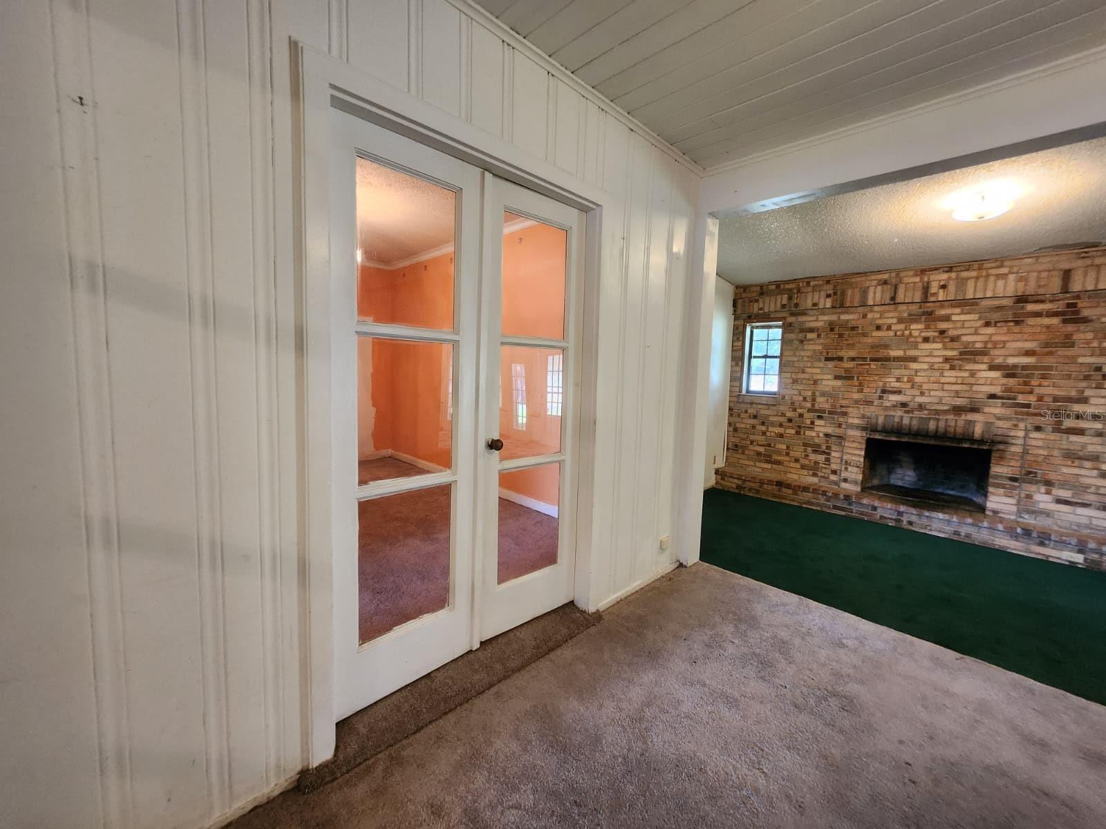 LOCKHARTS SUB - Residential