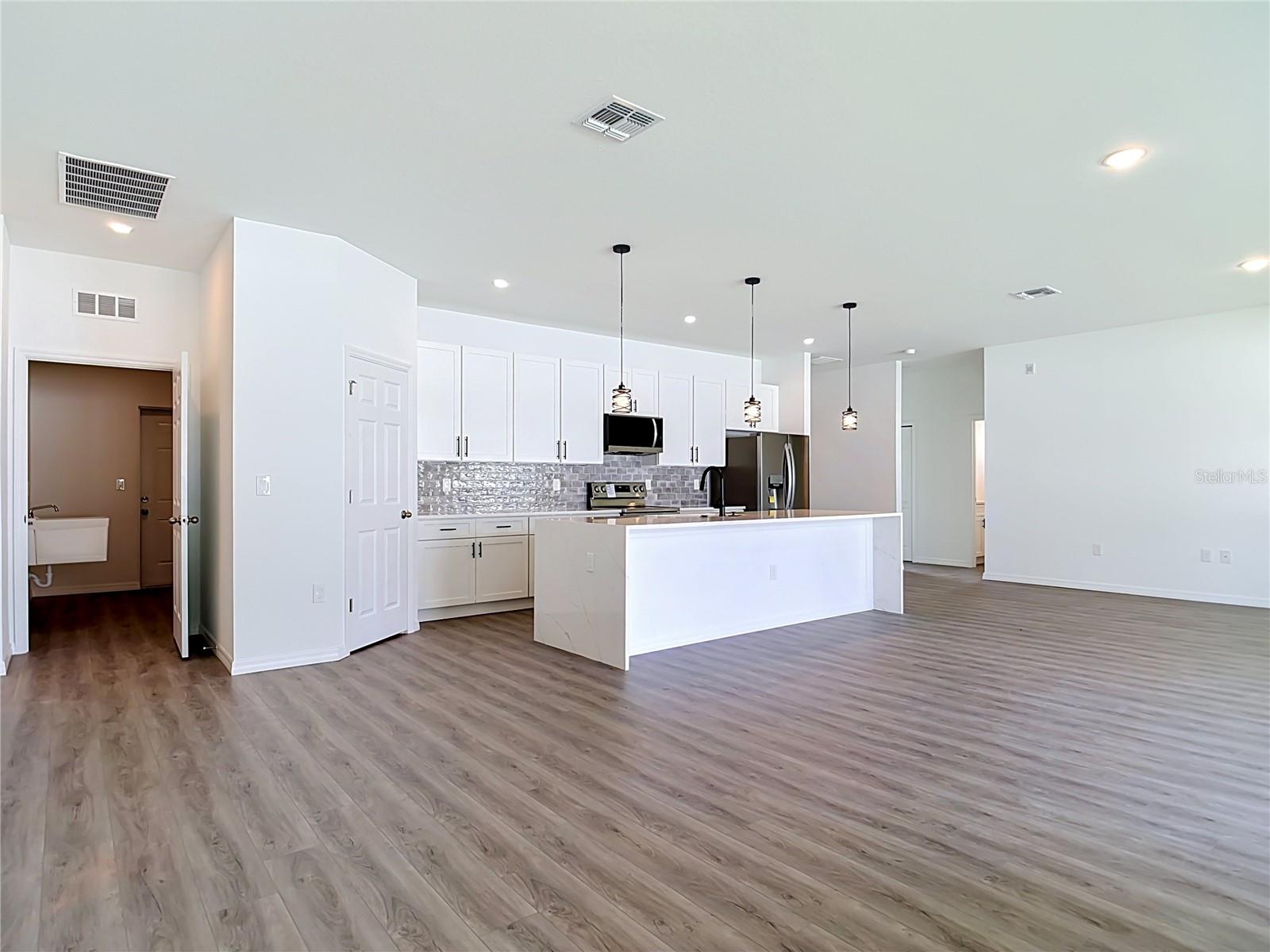 PORT CHARLOTTE SUB 08 - Residential Lease
