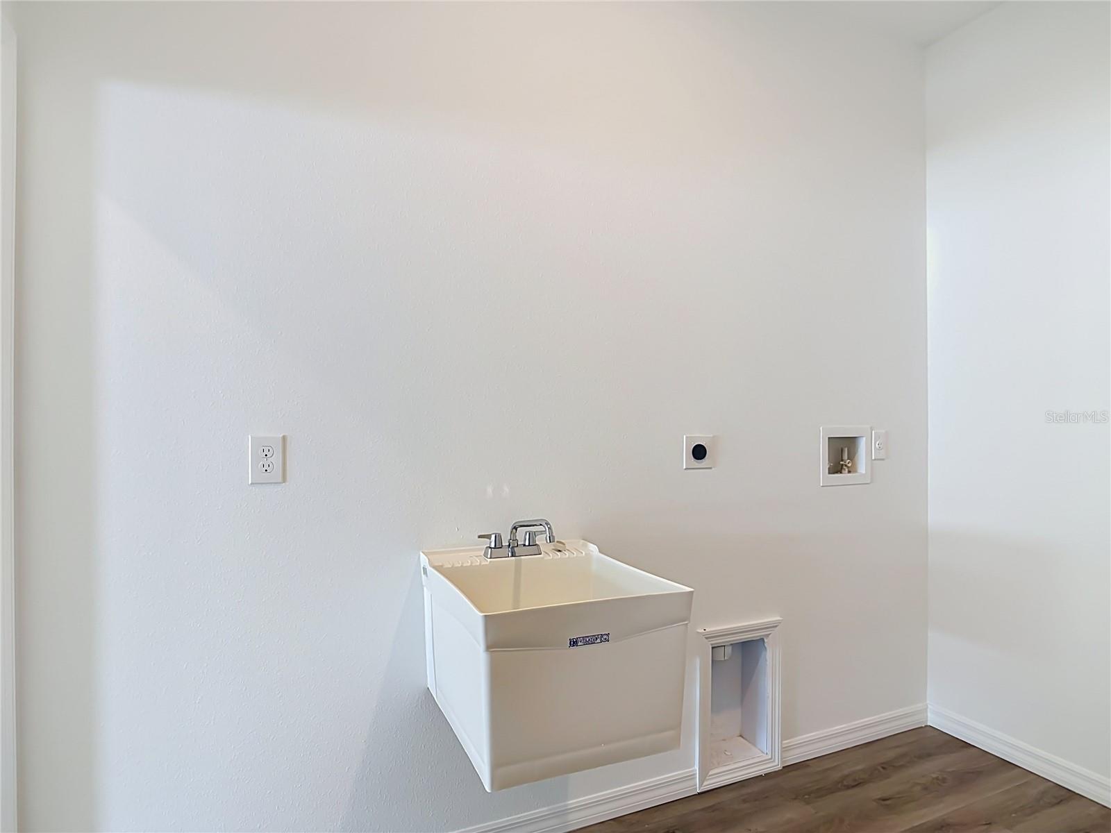 PORT CHARLOTTE SUB 08 - Residential Lease
