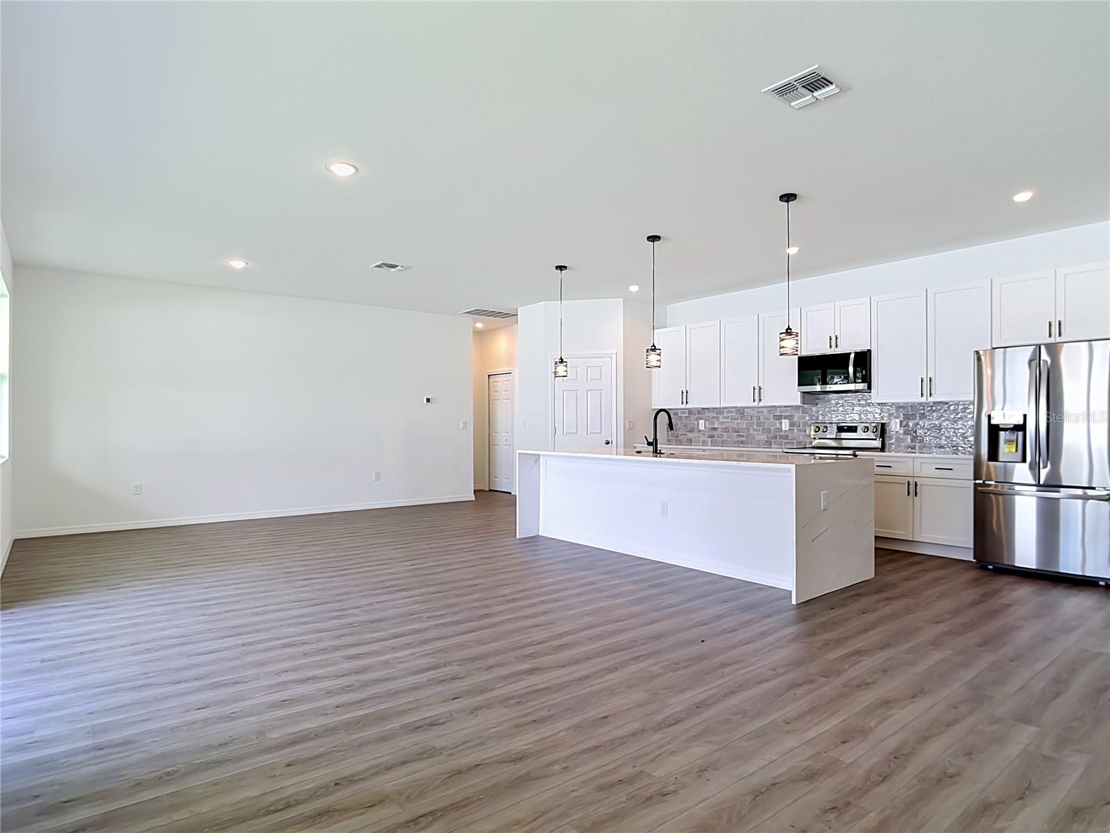 PORT CHARLOTTE SUB 08 - Residential Lease
