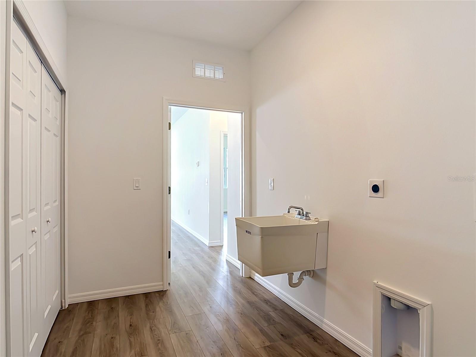 PORT CHARLOTTE SUB 08 - Residential Lease