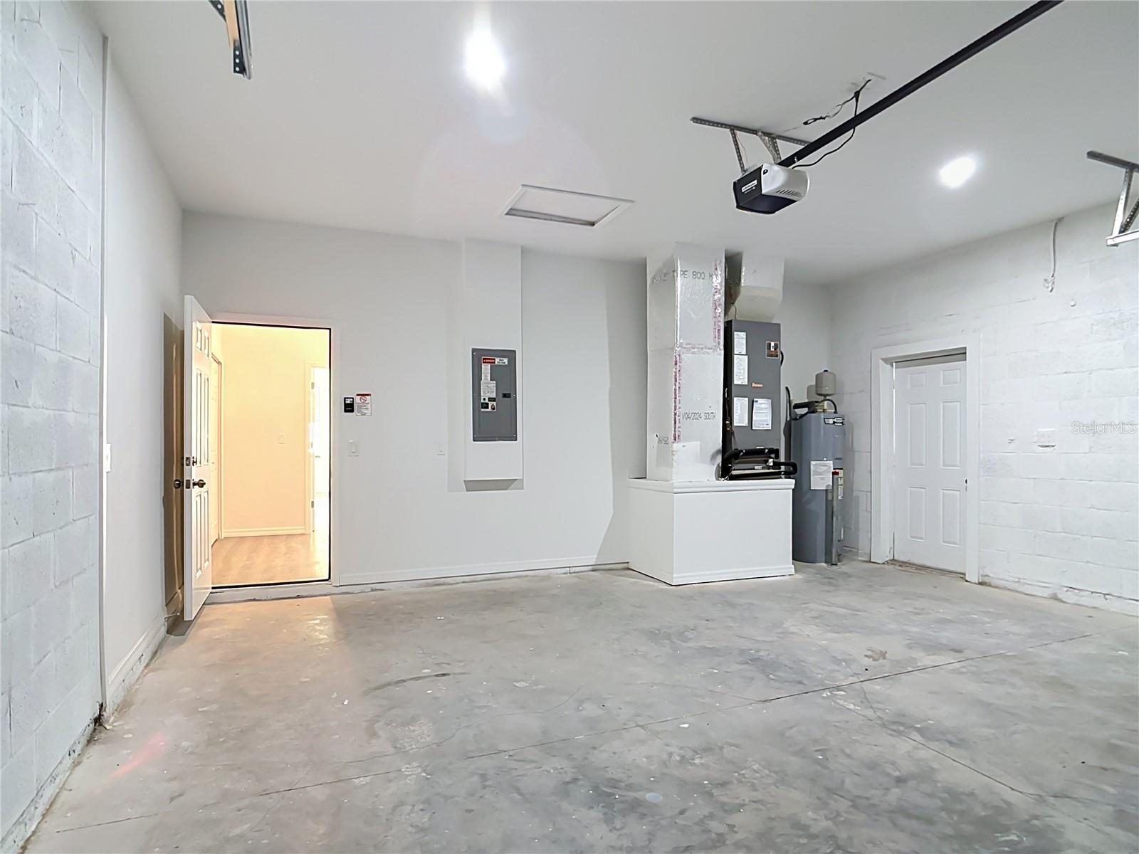 PORT CHARLOTTE SUB 08 - Residential Lease
