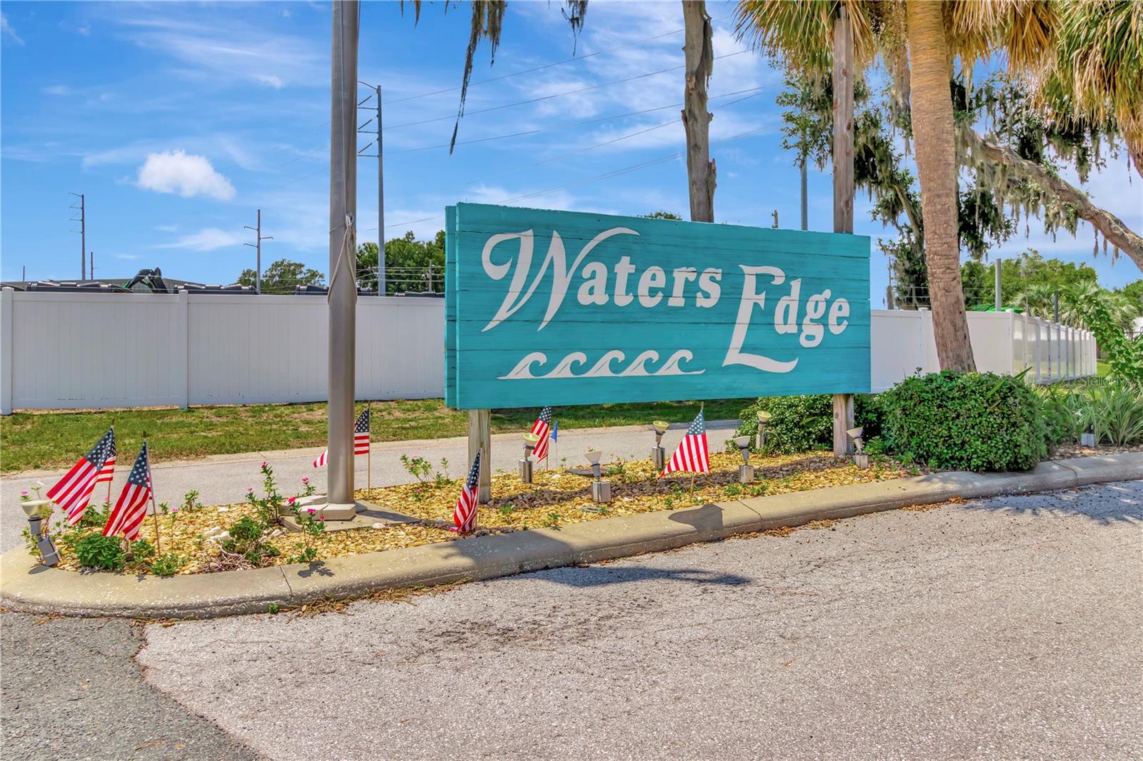 LEESBURG WATERS EDGE SUB - Residential