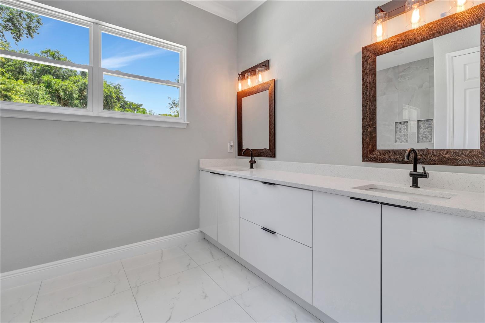 LEESBURG WATERS EDGE SUB - Residential