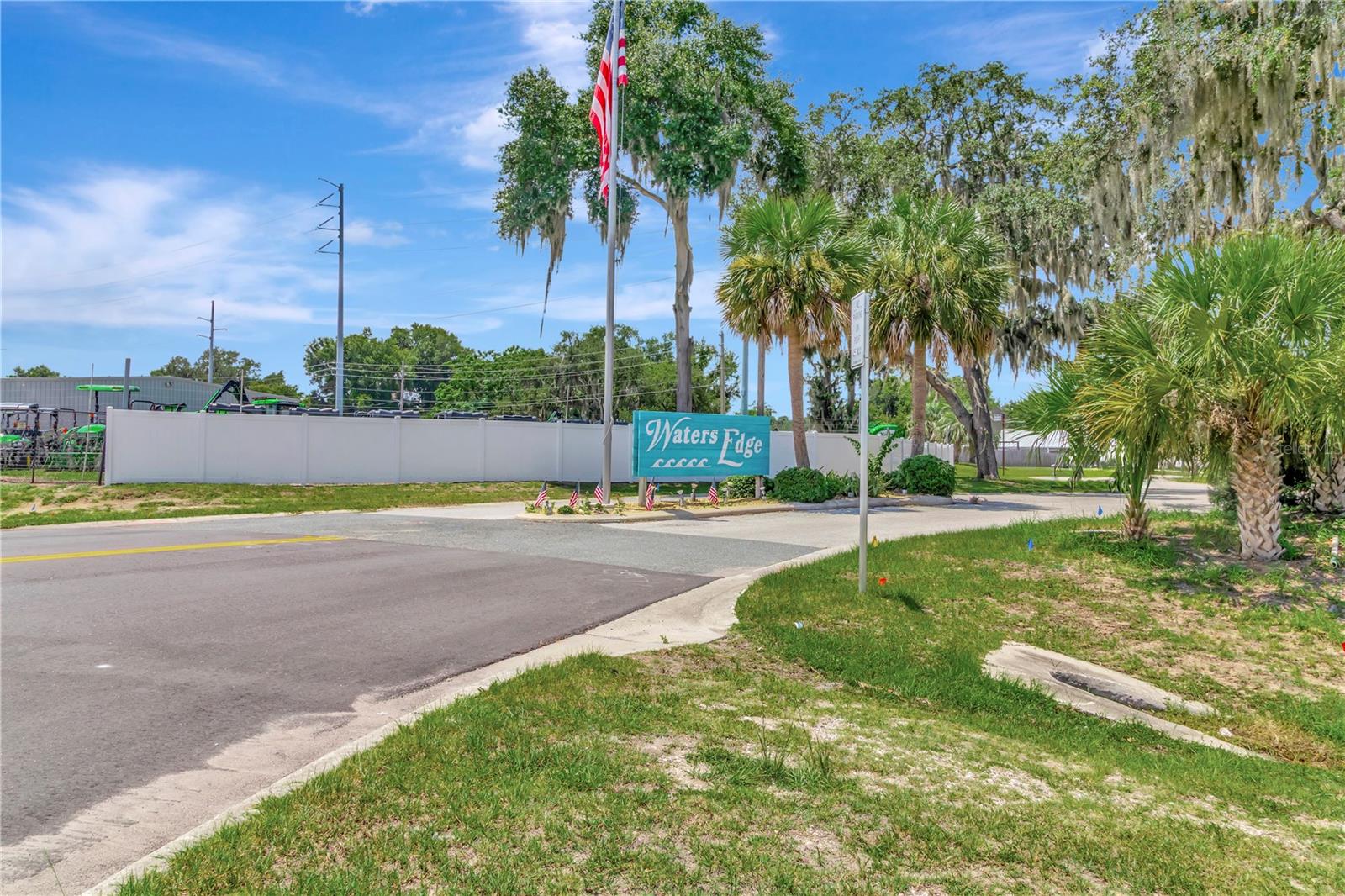 LEESBURG WATERS EDGE SUB - Residential