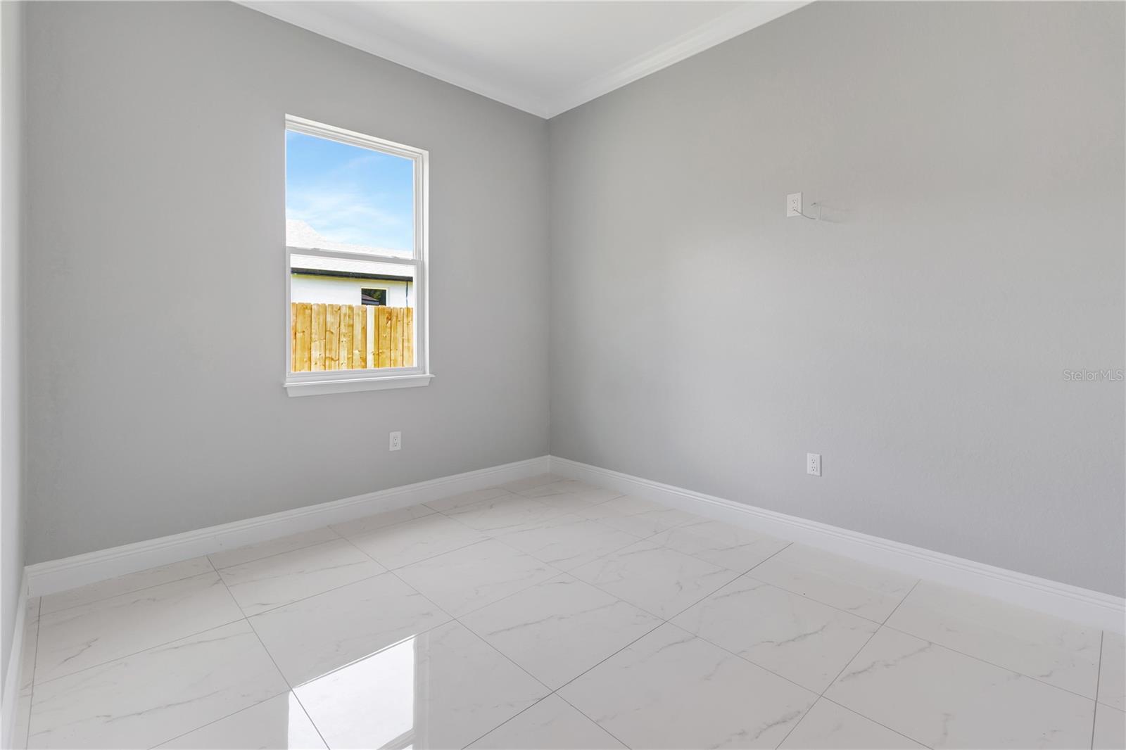 LEESBURG WATERS EDGE SUB - Residential