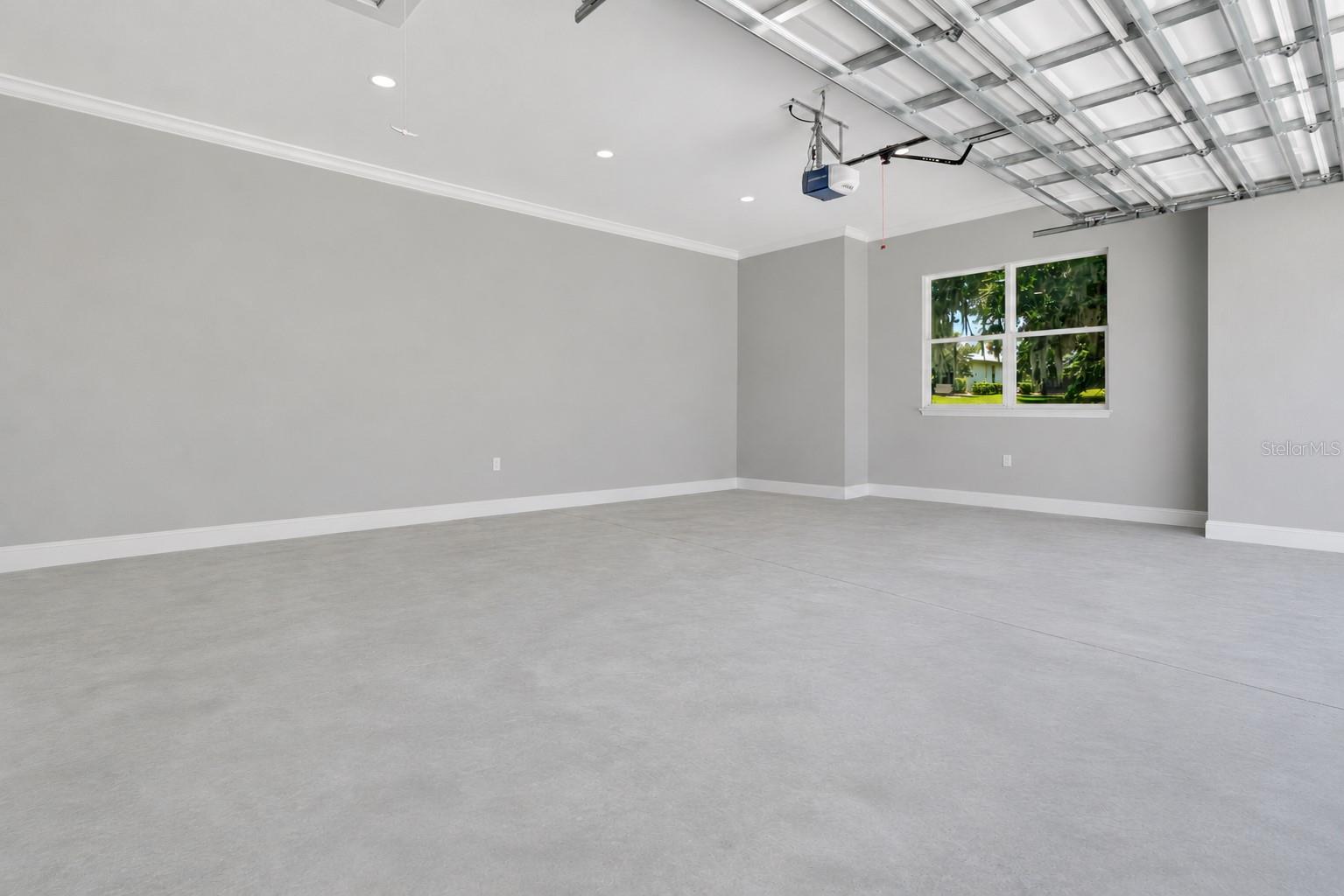 LEESBURG WATERS EDGE SUB - Residential