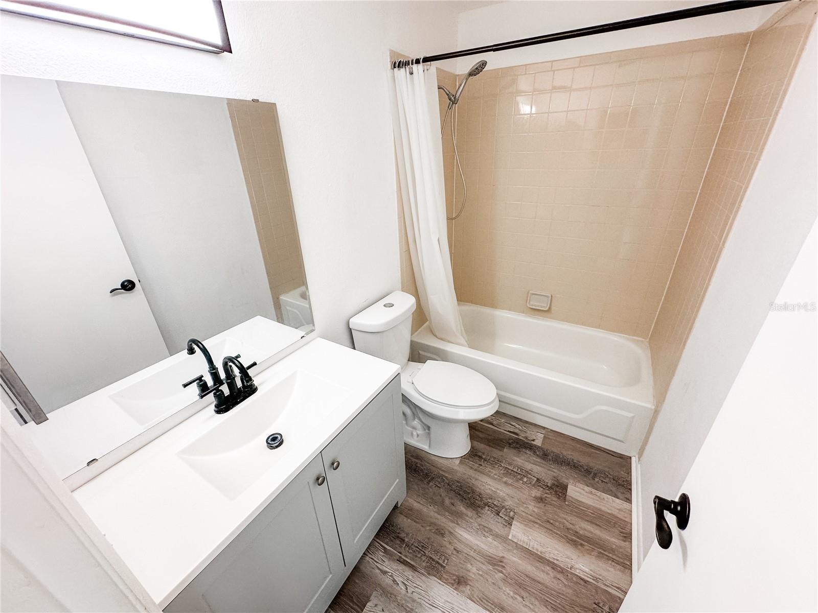 GREENFIELDS UN #1 - Residential Lease