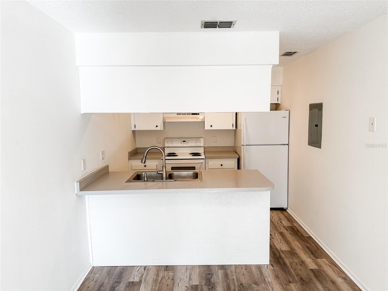GREENFIELDS UN #1 - Residential Lease