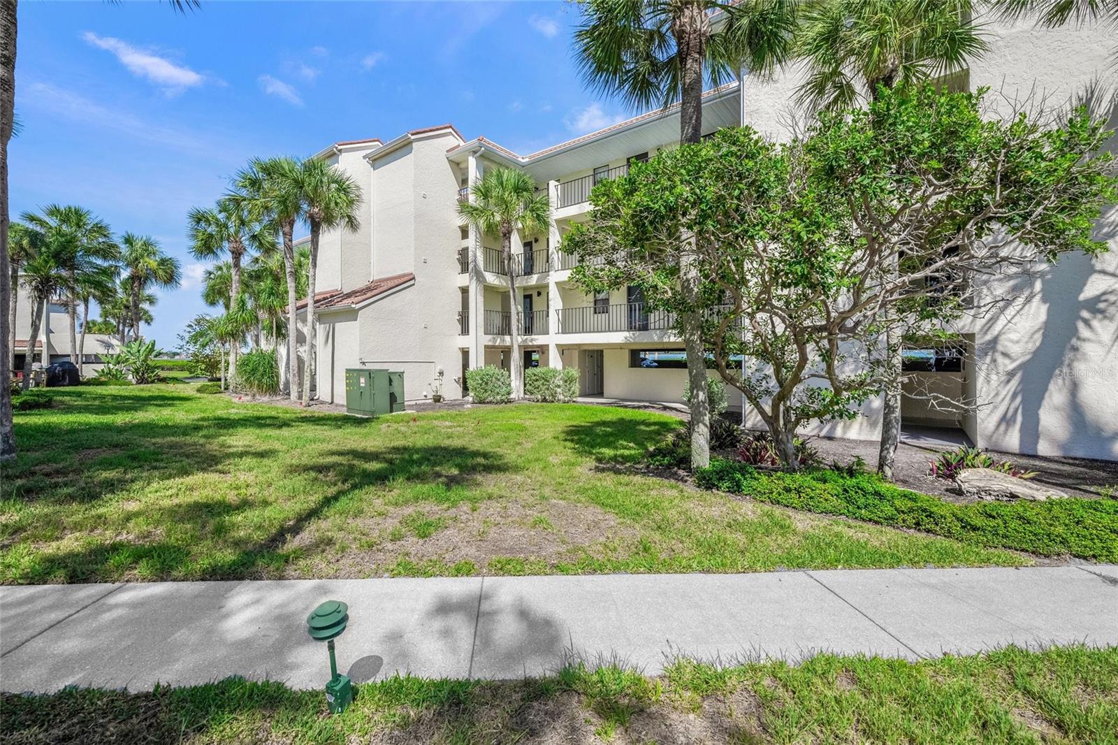 SANDPIPER KEY BLDG 05 - Residential