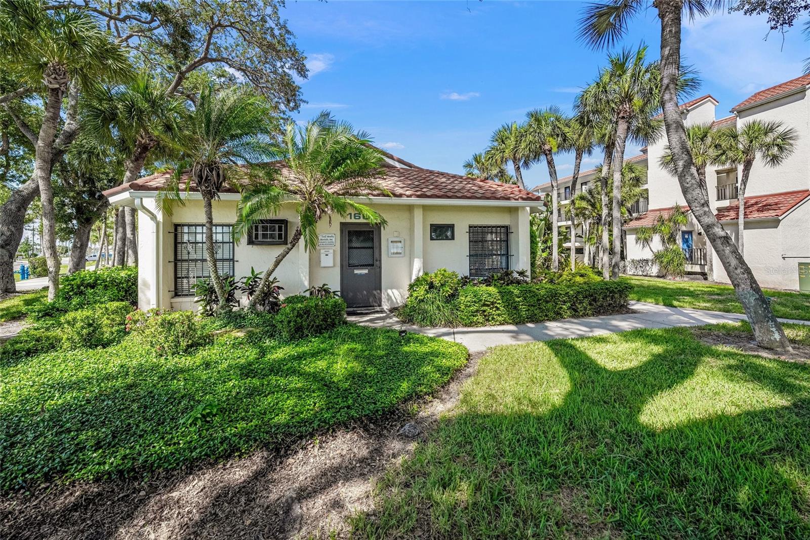 SANDPIPER KEY BLDG 05 - Residential