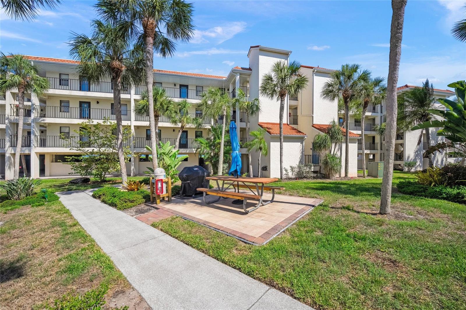 SANDPIPER KEY BLDG 05 - Residential
