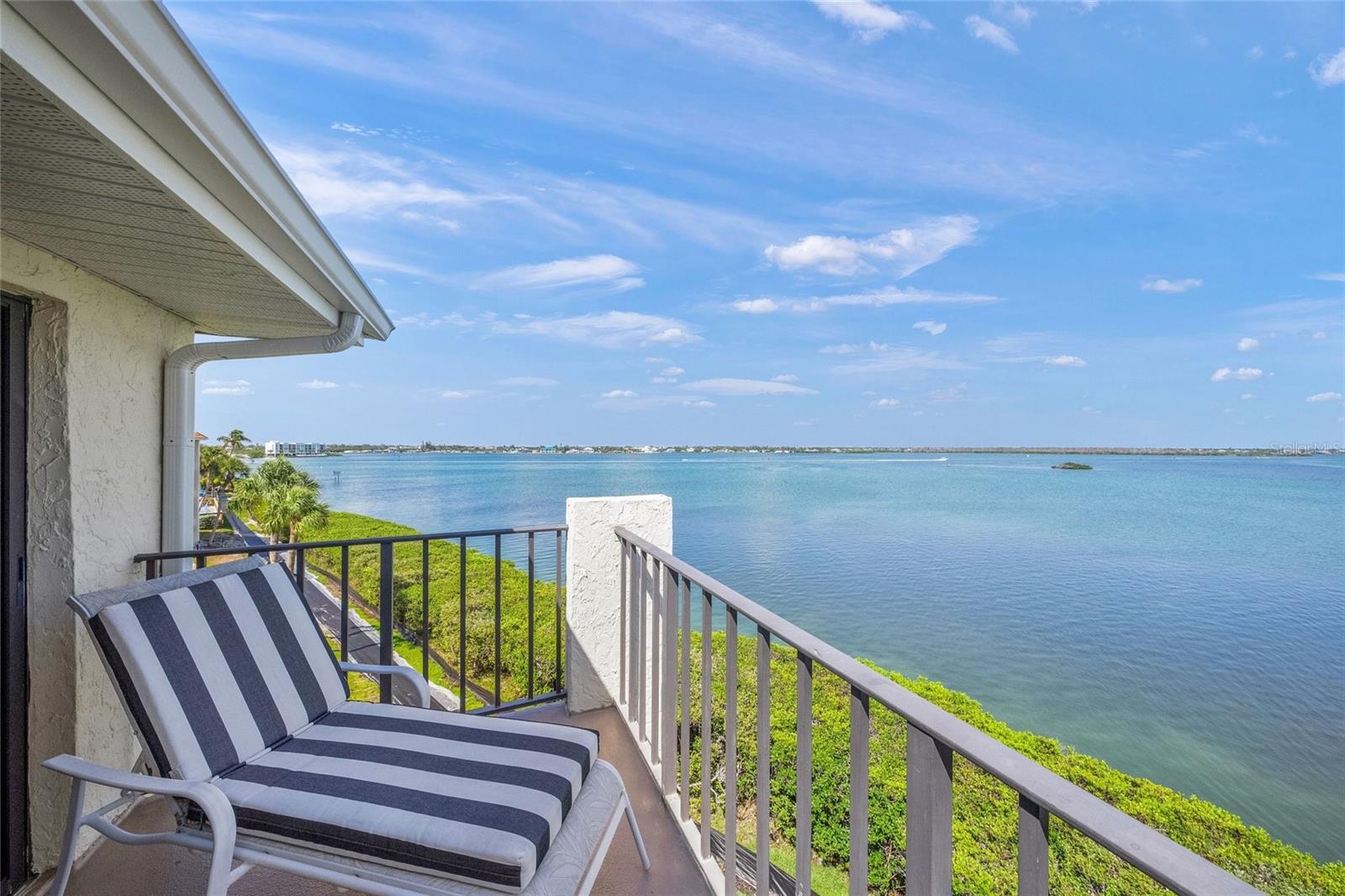 SANDPIPER KEY BLDG 05 - Residential