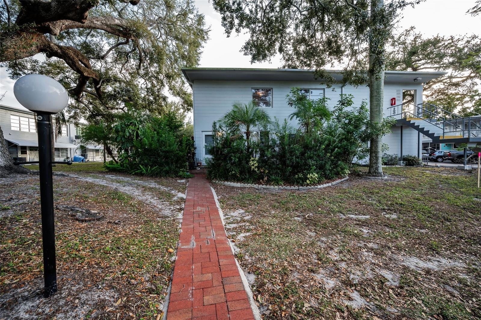 CLEARVIEW OAKS CONDO - Residential