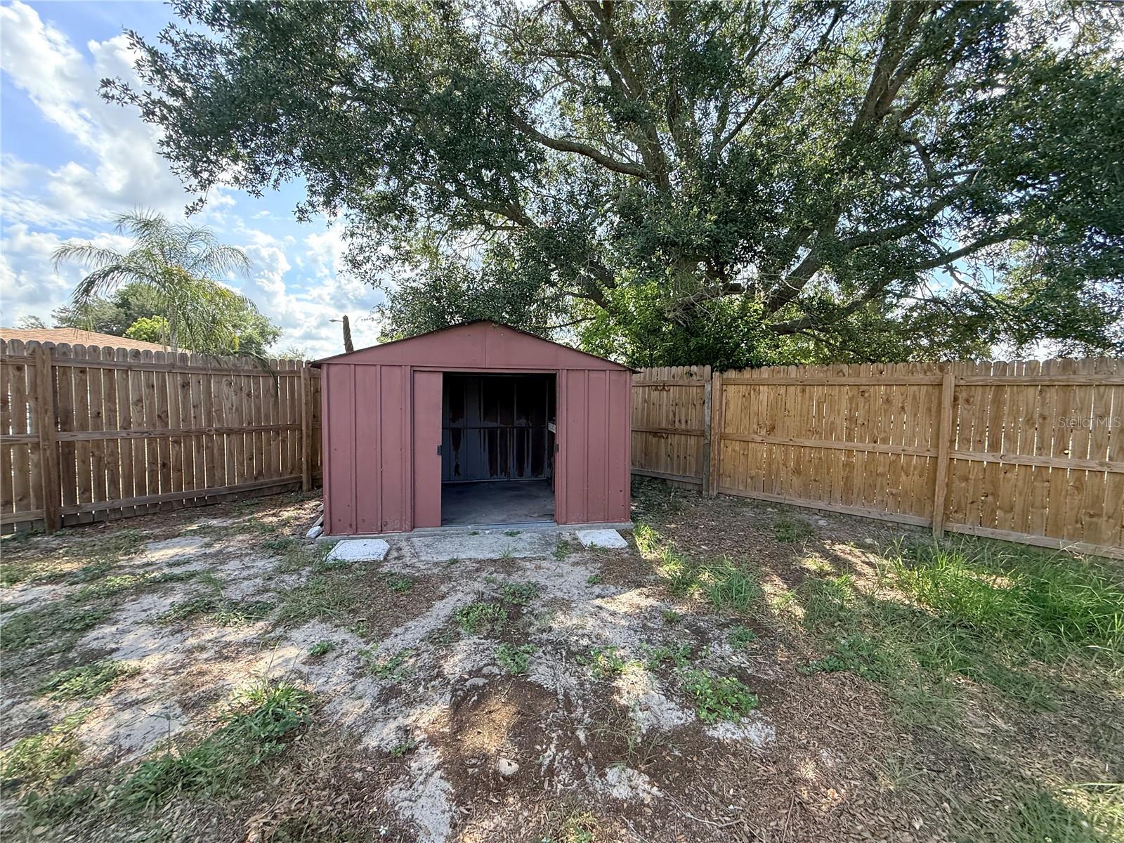THE LAKES - Residential Lease