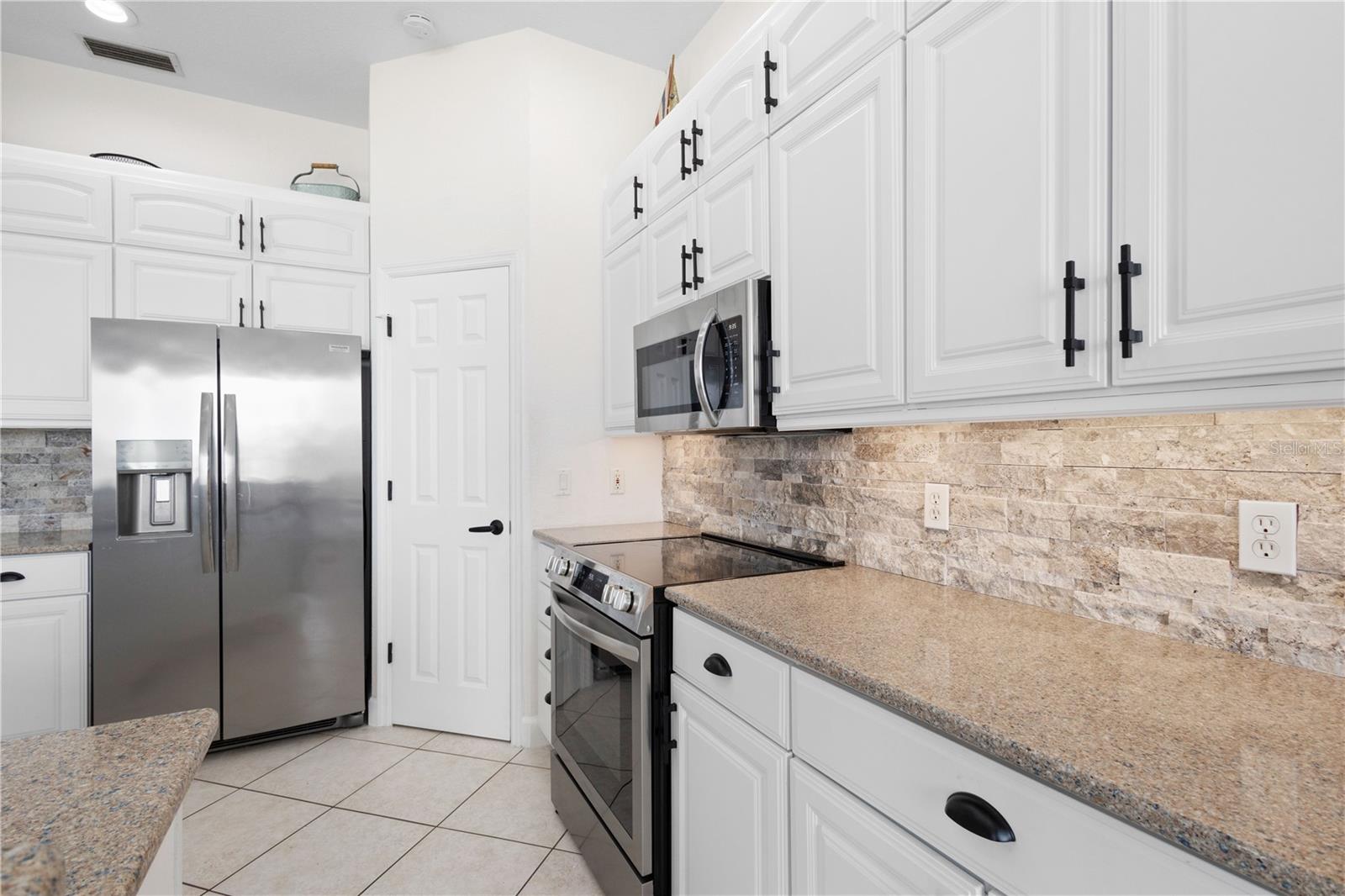 POINT PINES - Residential