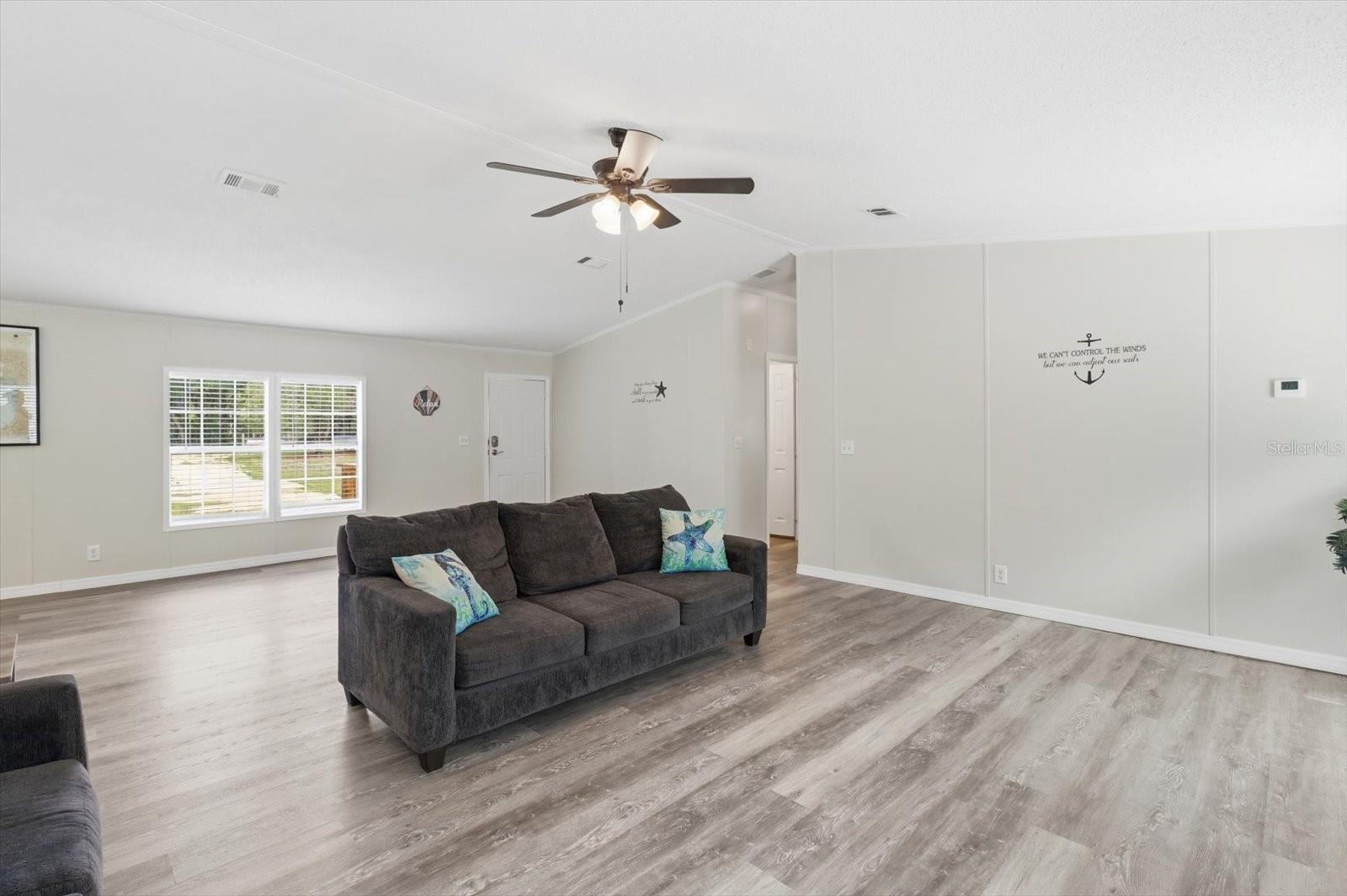 HOLIDAY ACRES UNIT 3 - Residential