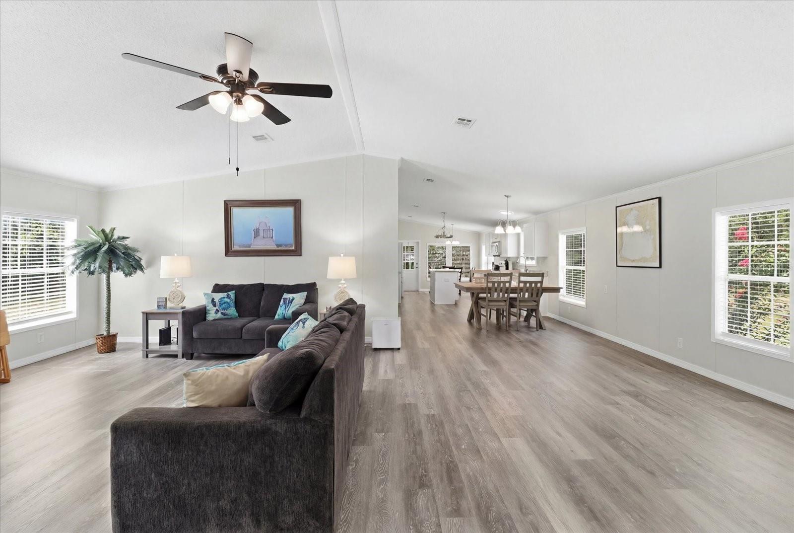 HOLIDAY ACRES UNIT 3 - Residential