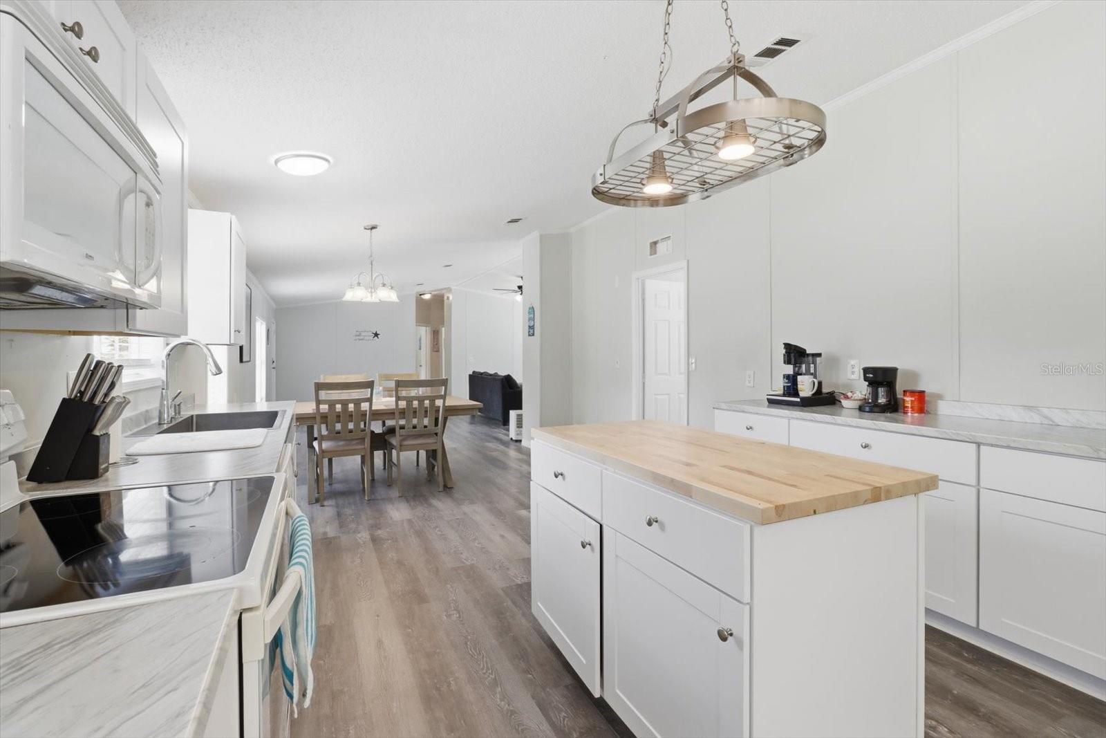 HOLIDAY ACRES UNIT 3 - Residential