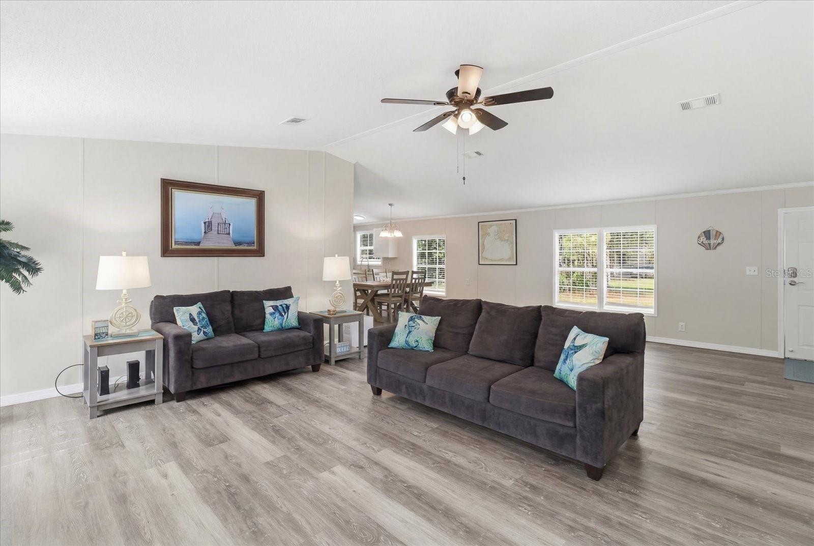 HOLIDAY ACRES UNIT 3 - Residential
