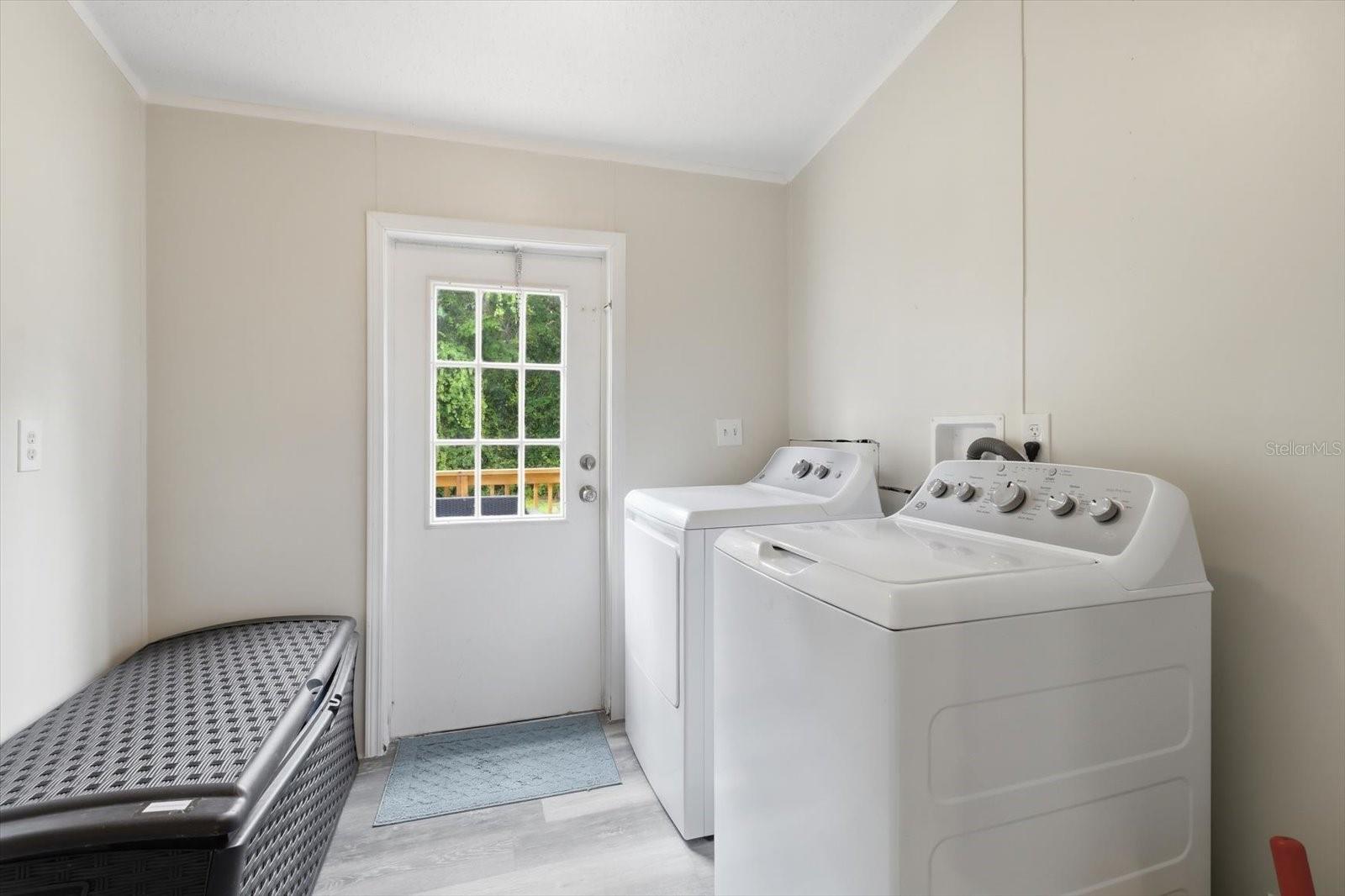 HOLIDAY ACRES UNIT 3 - Residential