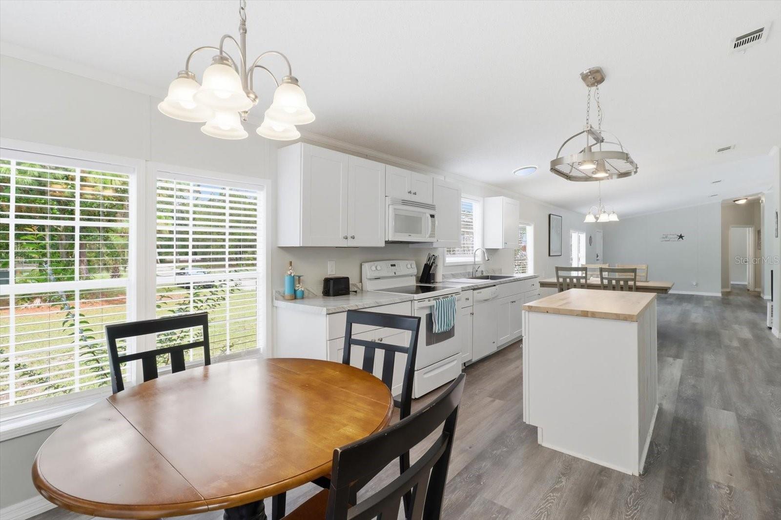 HOLIDAY ACRES UNIT 3 - Residential