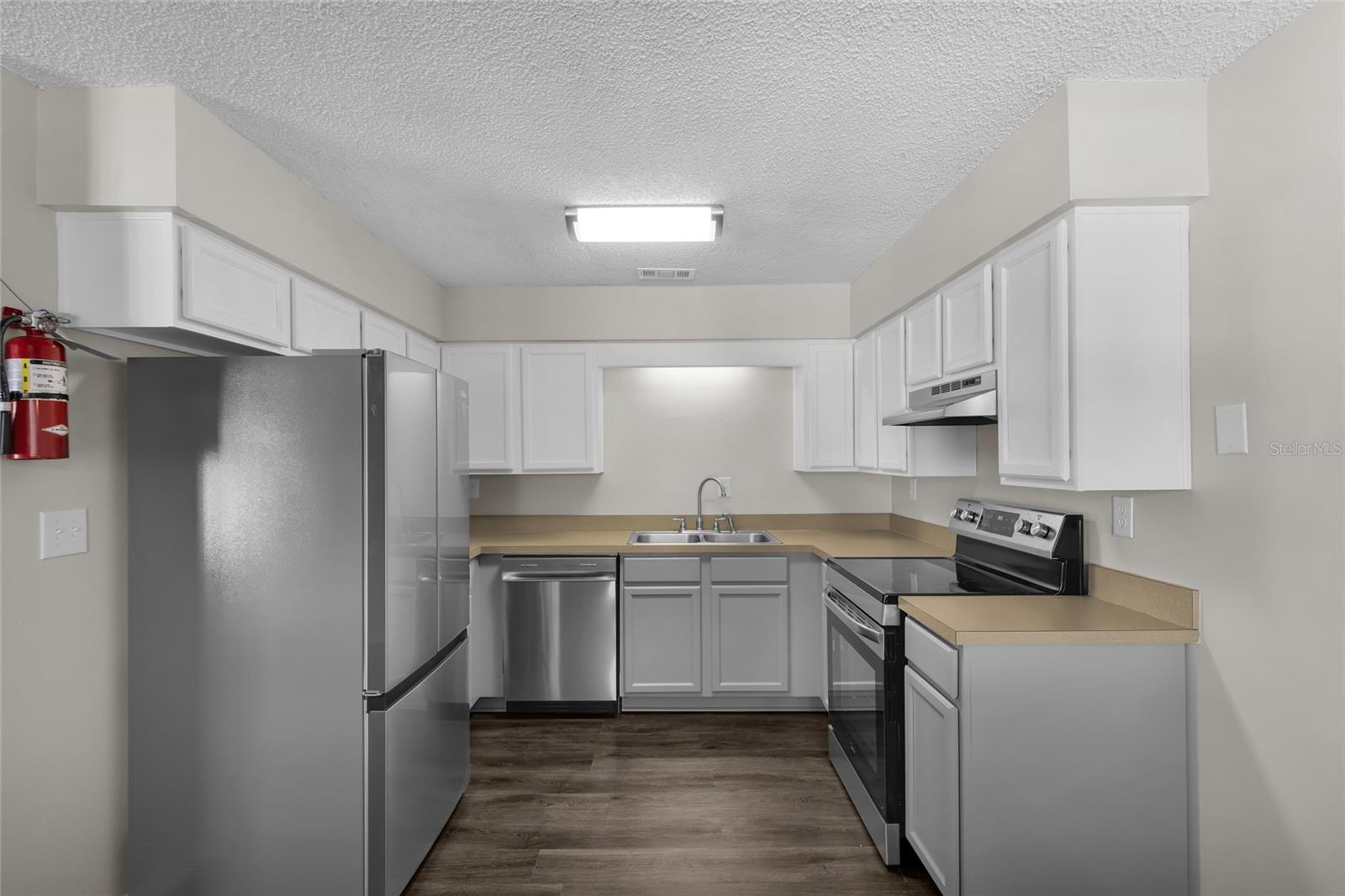 FORT KING OAKS - Residential Lease