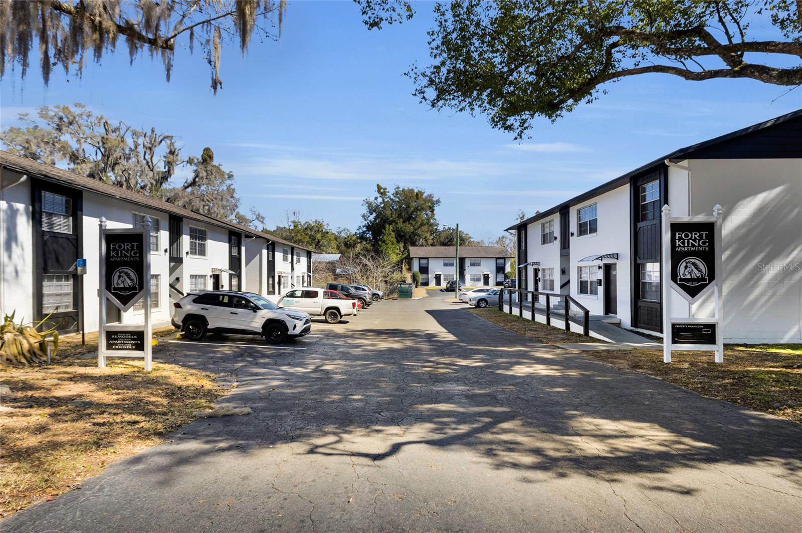 FORT KING OAKS - Residential Lease