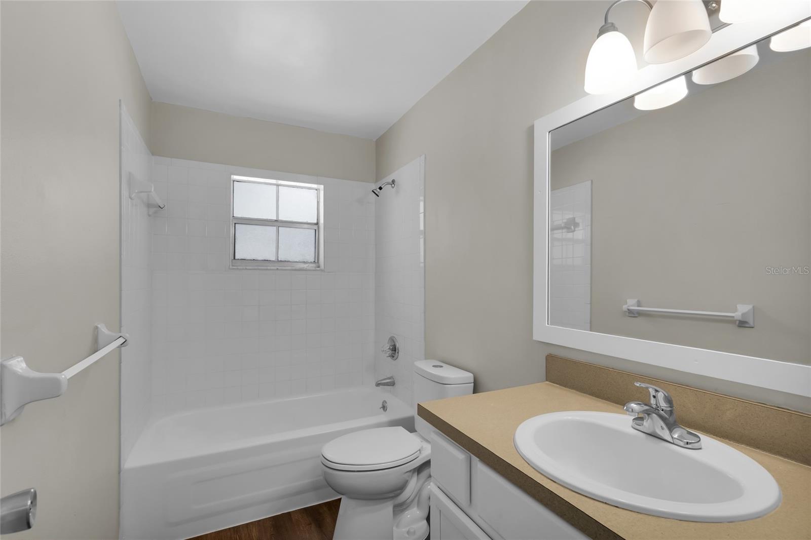 FORT KING OAKS - Residential Lease