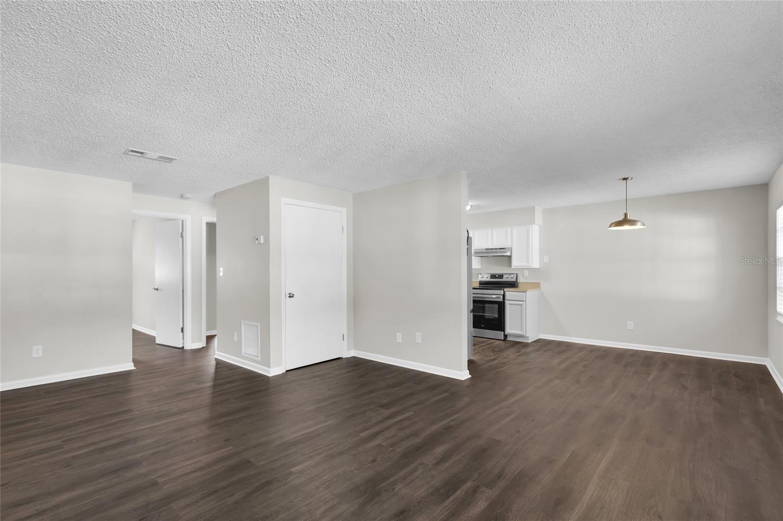 FORT KING OAKS - Residential Lease