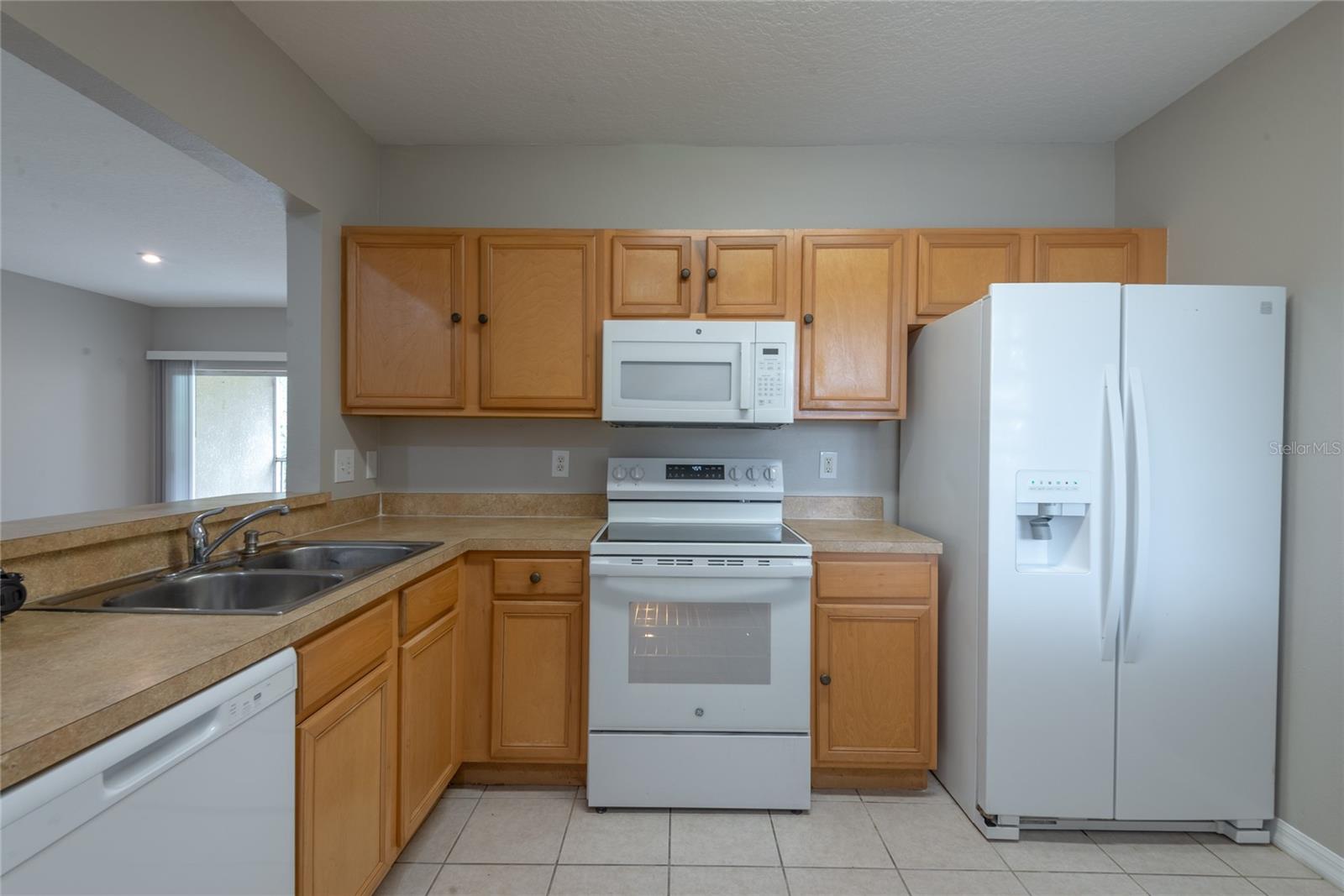 VILLAGES OF BLOOMINGDALE CONDO - Residential